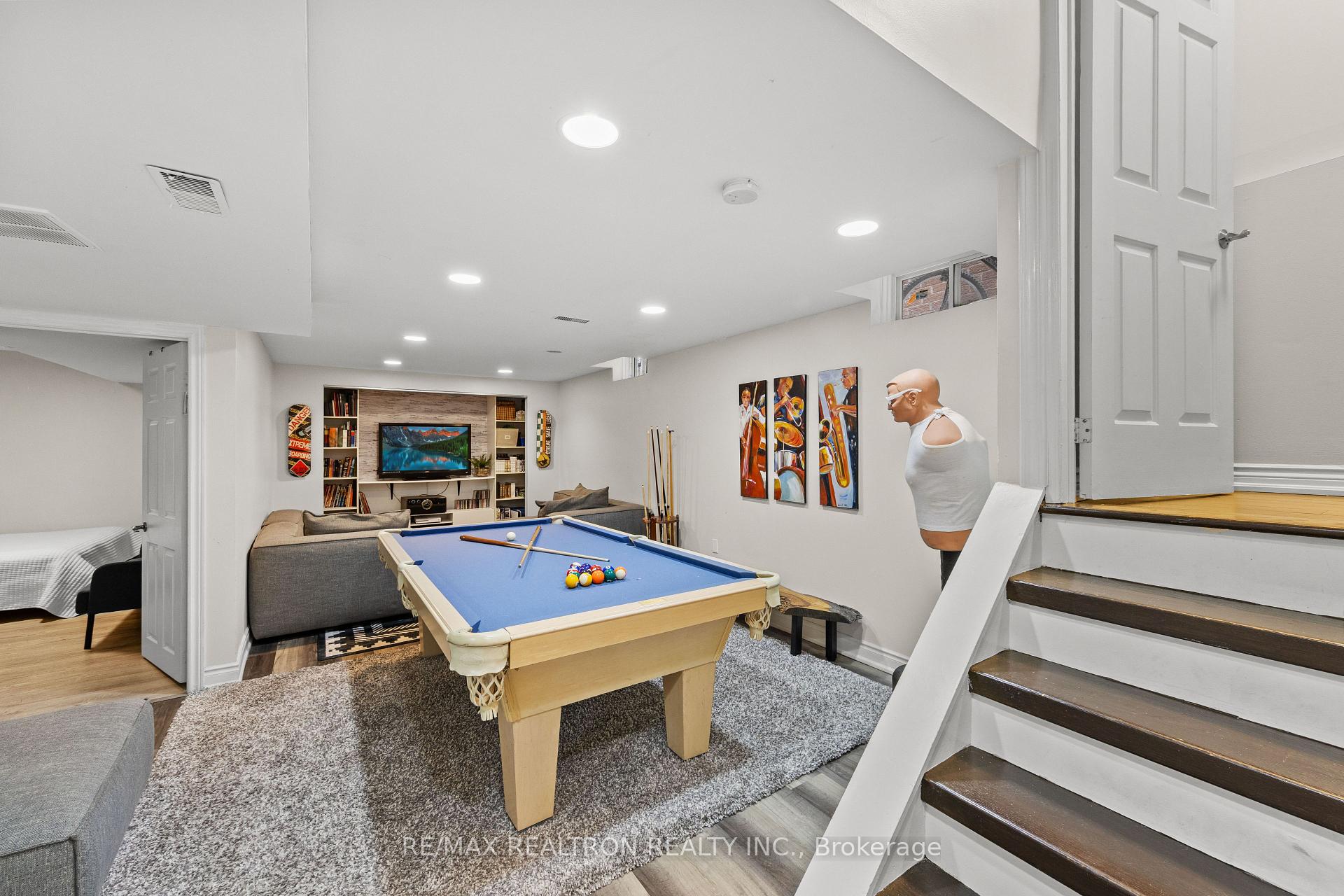 Photo 28 of 51 Chilmar Crescent, Vaughan, Uplands — HOMEH