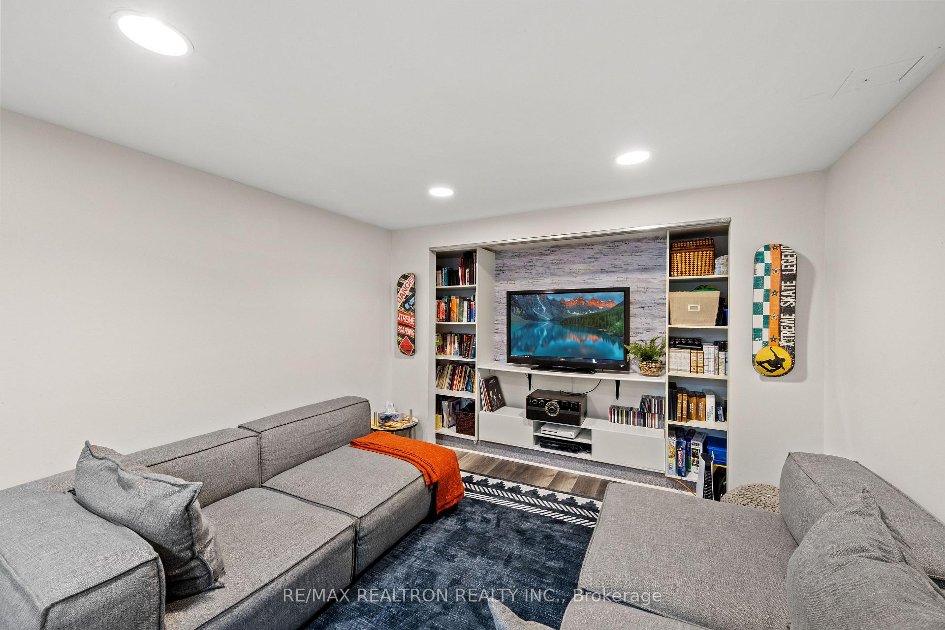 Photo 30 of 51 Chilmar Crescent, Vaughan, Uplands — HOMEH