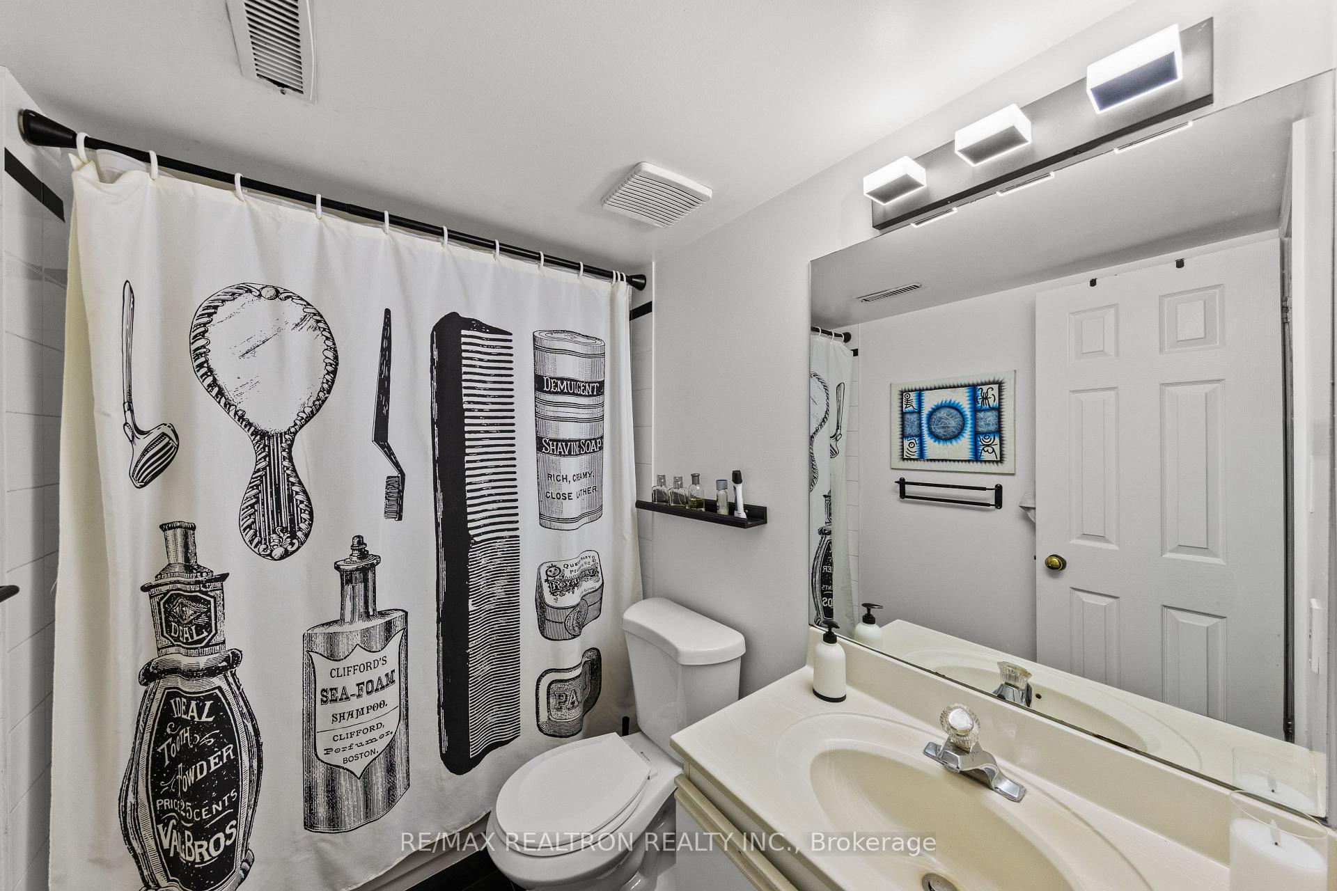 Photo 36 of 51 Chilmar Crescent, Vaughan, Uplands — HOMEH