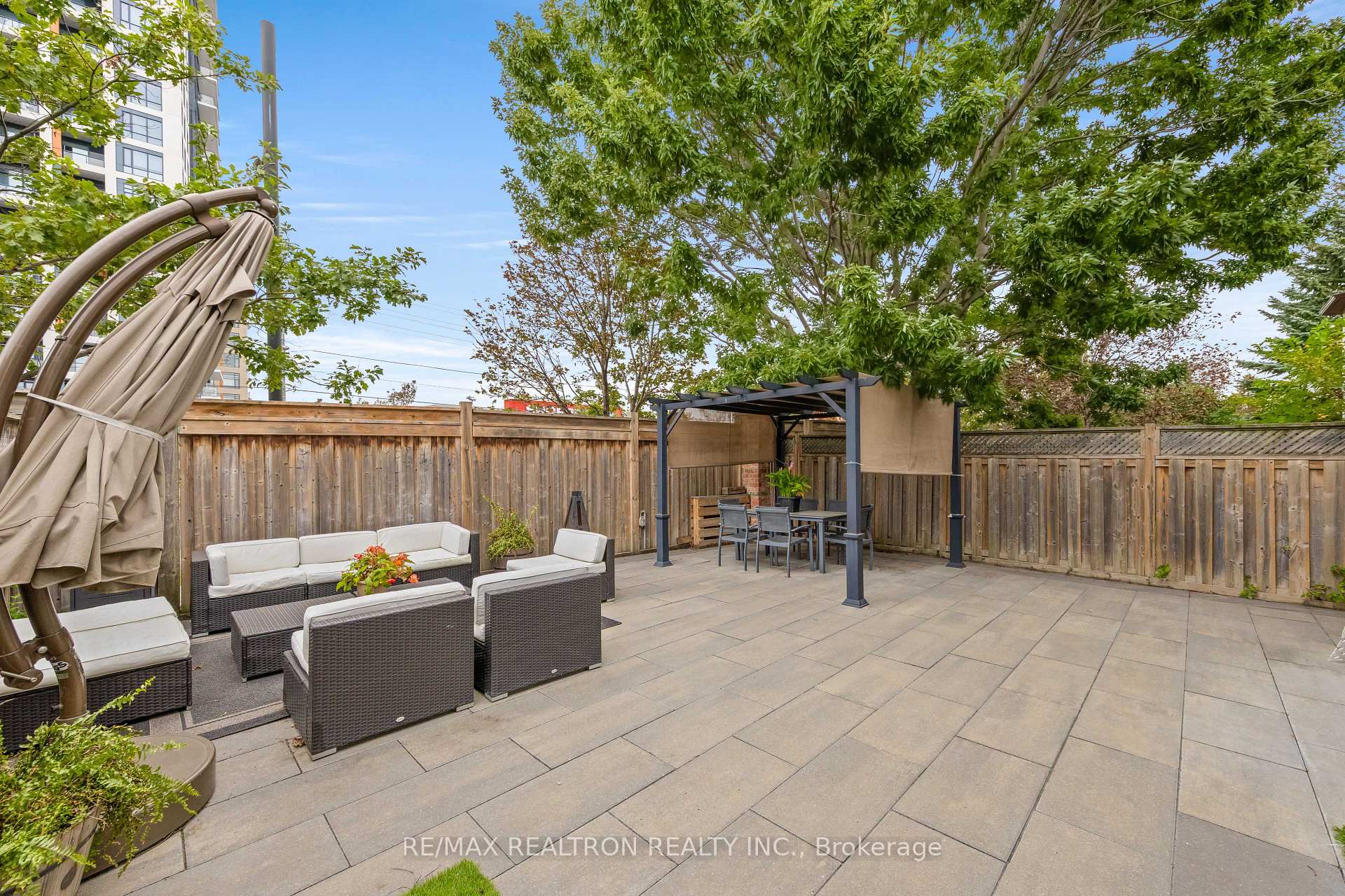 Photo 37 of 51 Chilmar Crescent, Vaughan, Uplands — HOMEH
