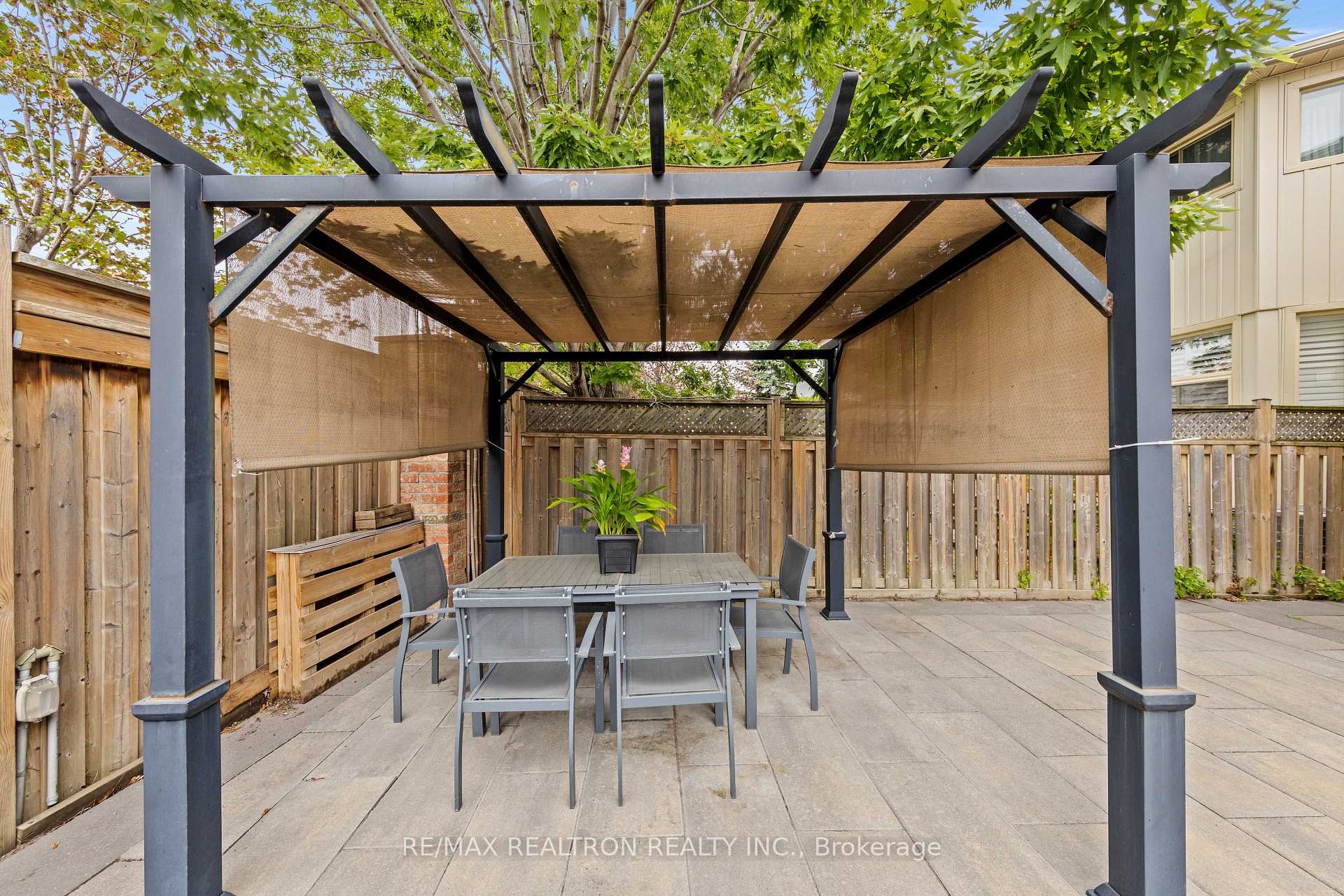 Photo 39 of 51 Chilmar Crescent, Vaughan, Uplands — HOMEH