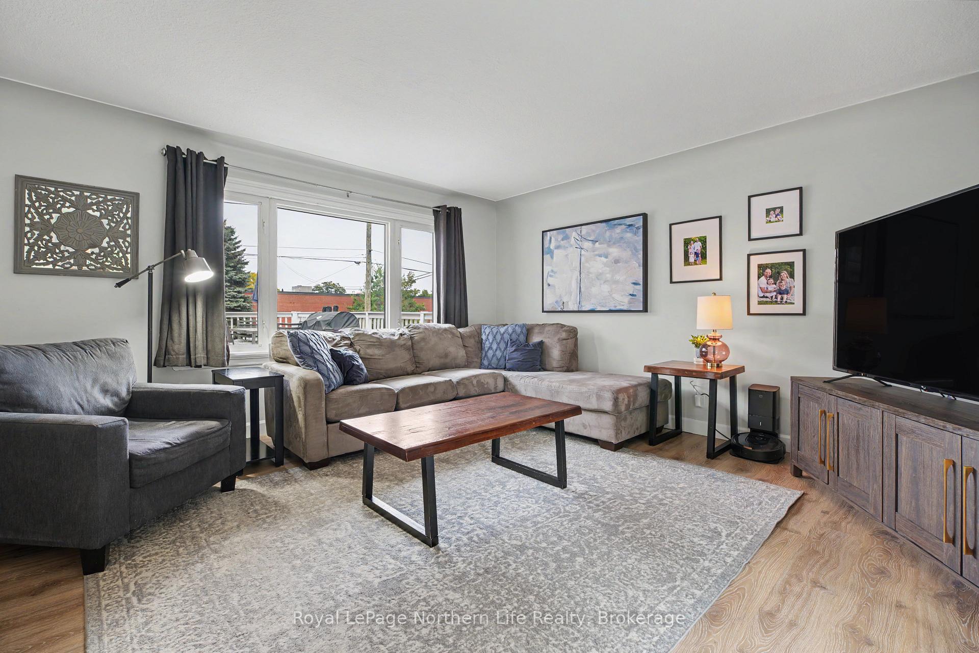 Photo 4 of 835 Lorne Avenue, North Bay, Central — HOMEH