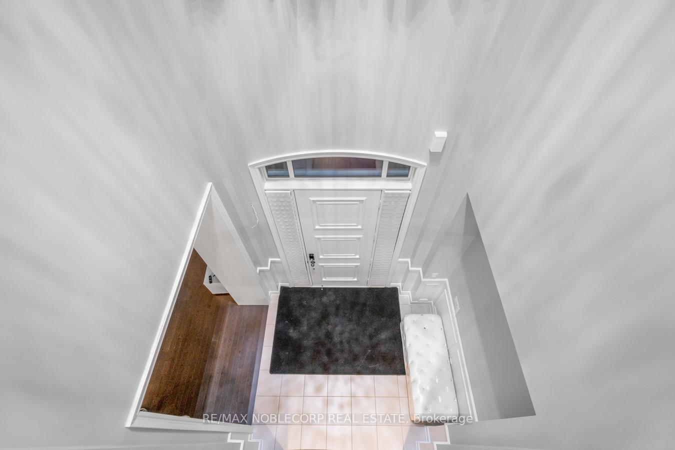 Photo 5 of 48 Nave Street, Vaughan, Kleinburg — HOMEH