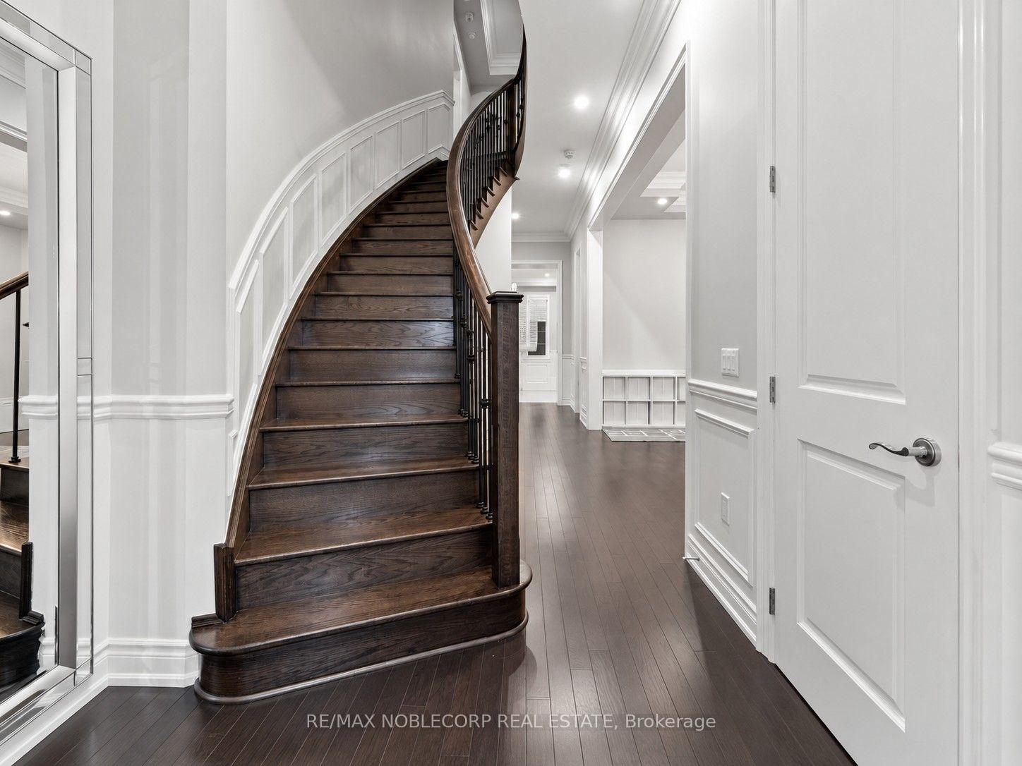 Photo 7 of 48 Nave Street, Vaughan, Kleinburg — HOMEH