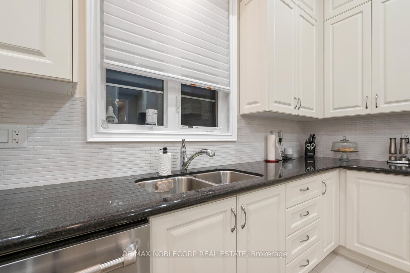 Photo 19 of 48 Nave Street, Vaughan, Kleinburg — HOMEH