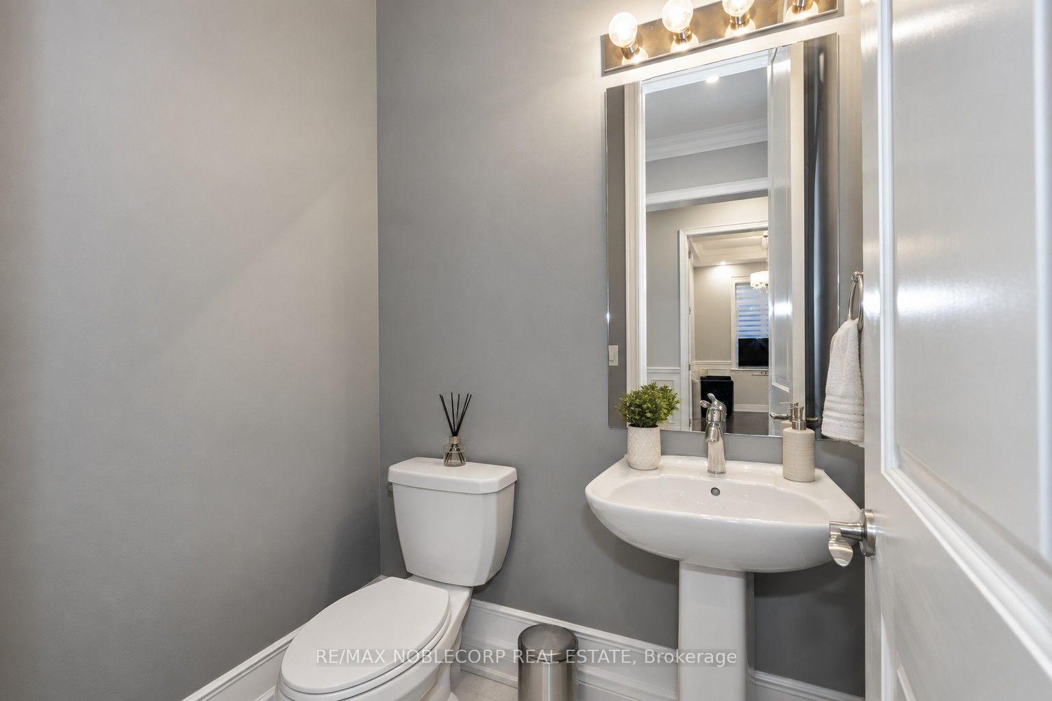 Photo 25 of 48 Nave Street, Vaughan, Kleinburg — HOMEH