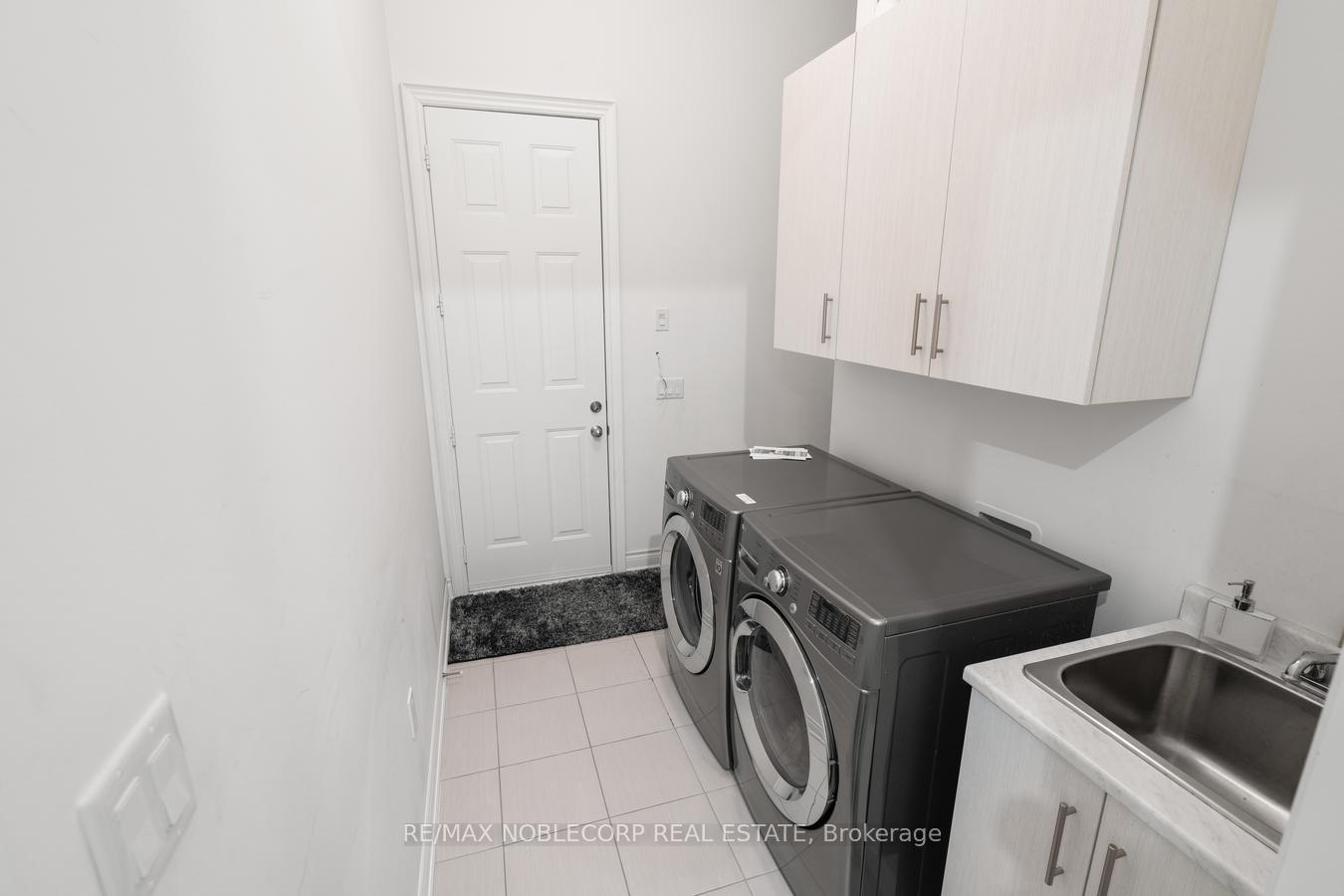 Photo 27 of 48 Nave Street, Vaughan, Kleinburg — HOMEH