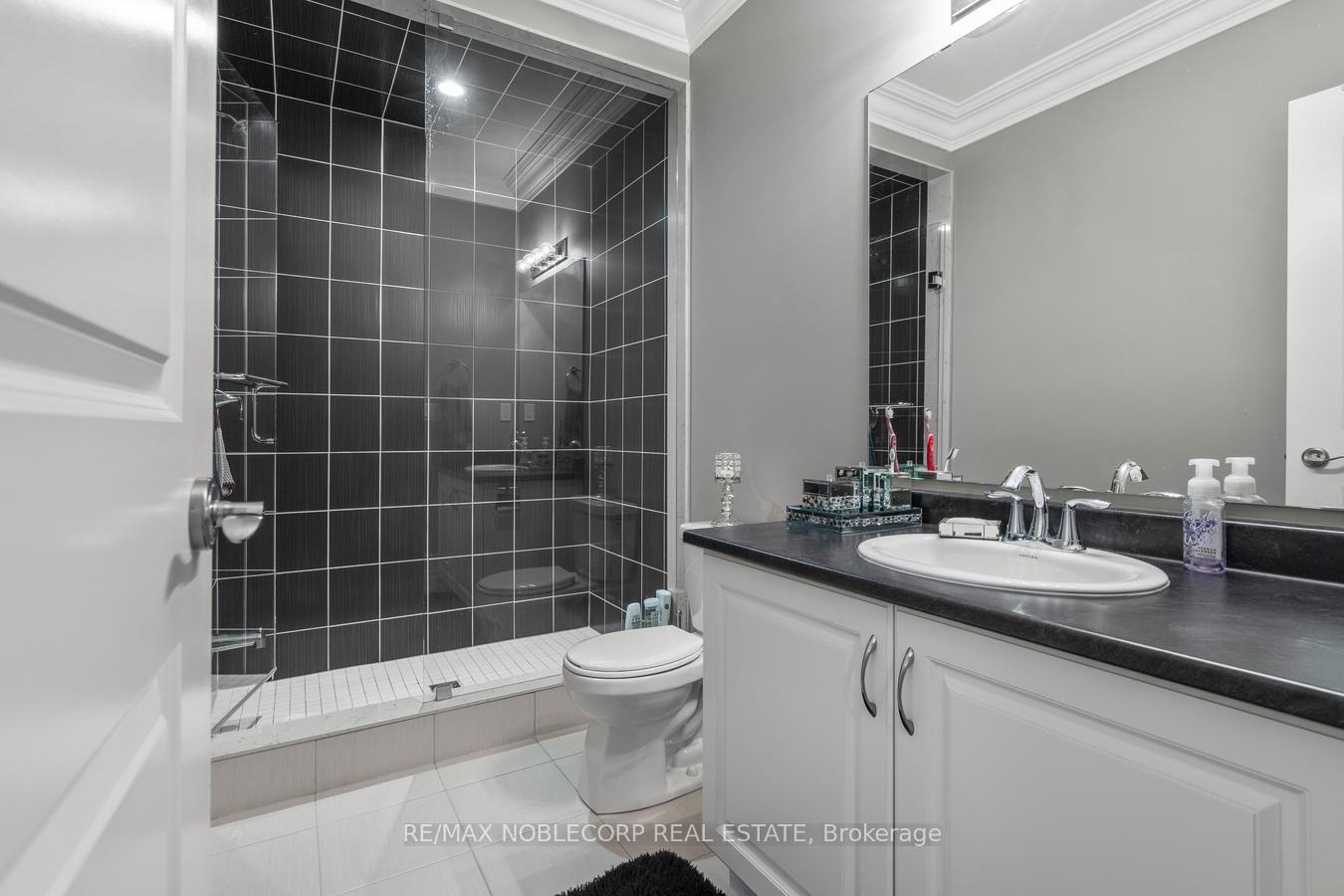 Photo 35 of 48 Nave Street, Vaughan, Kleinburg — HOMEH