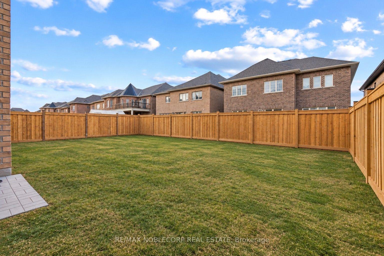 Photo 37 of 48 Nave Street, Vaughan, Kleinburg — HOMEH