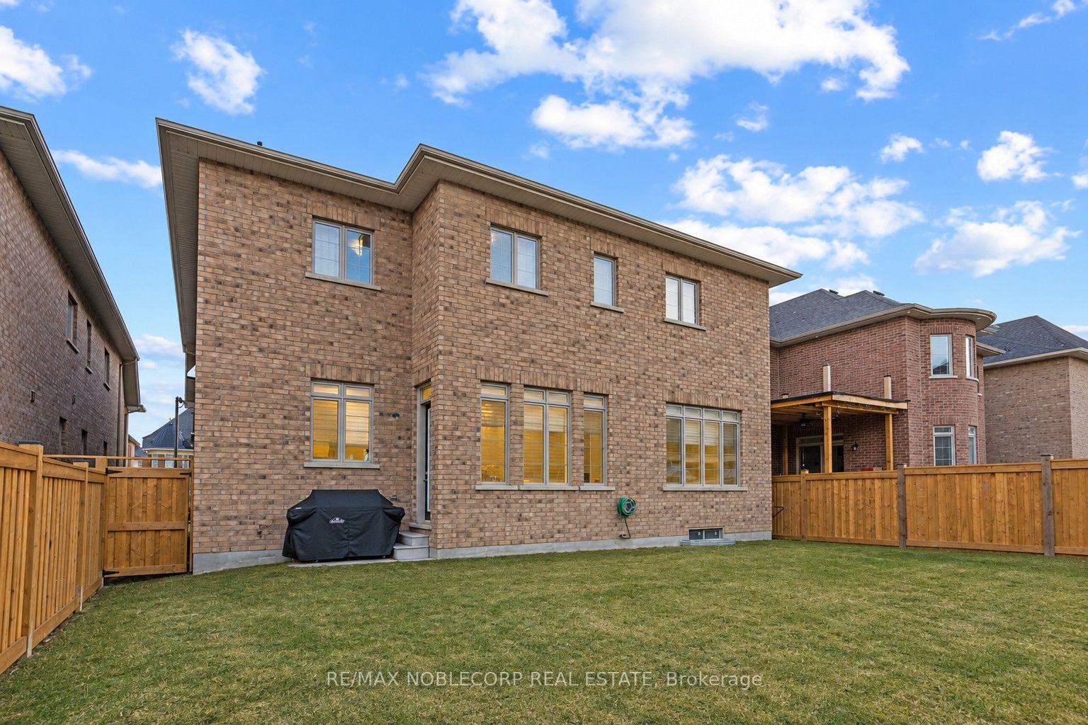 Photo 39 of 48 Nave Street, Vaughan, Kleinburg — HOMEH
