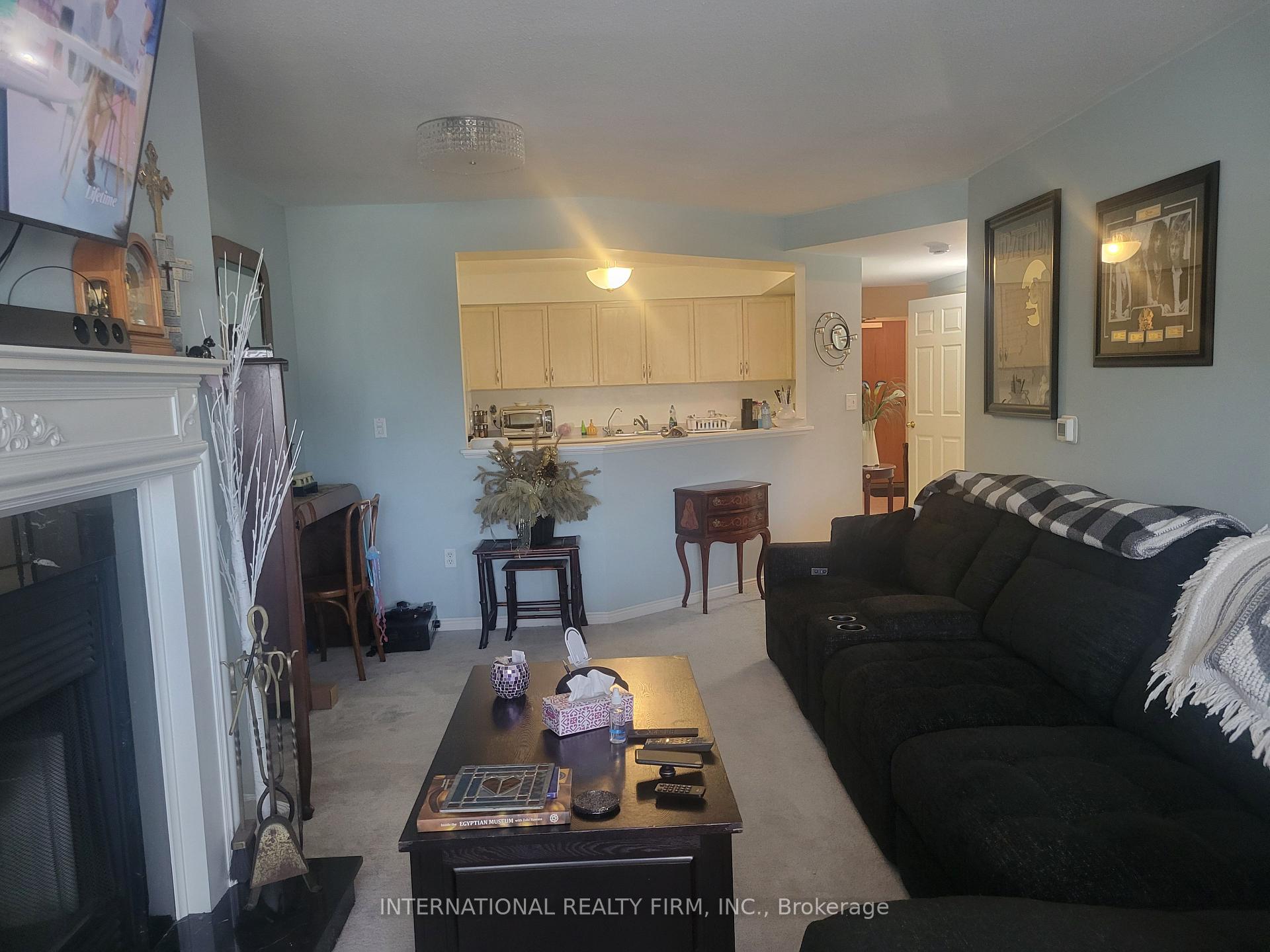 Photo 6 of Unit 310, 85 Wellington Street W, Aurora, Aurora Village — HOMEH