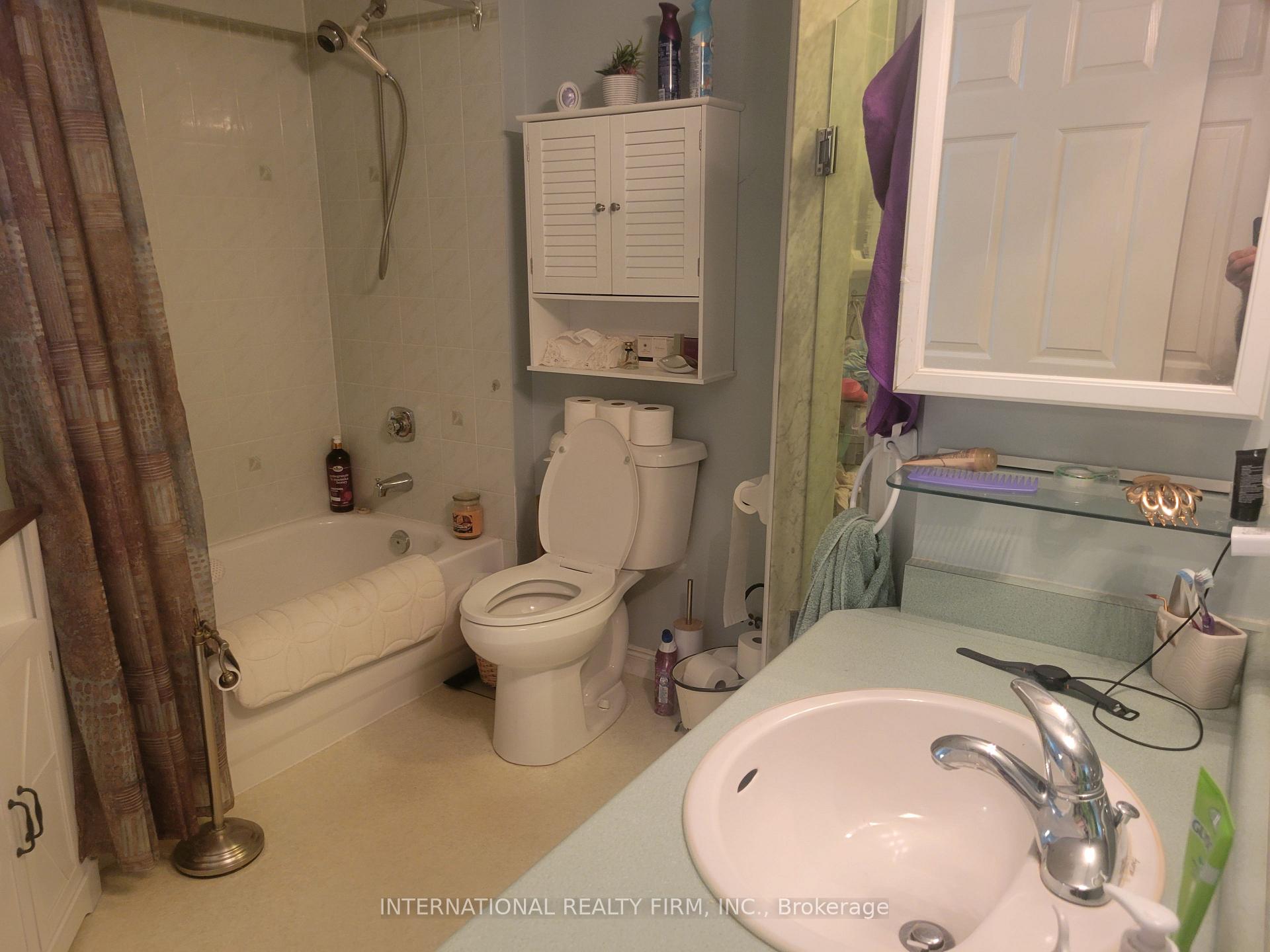 Photo 8 of Unit 310, 85 Wellington Street W, Aurora, Aurora Village — HOMEH