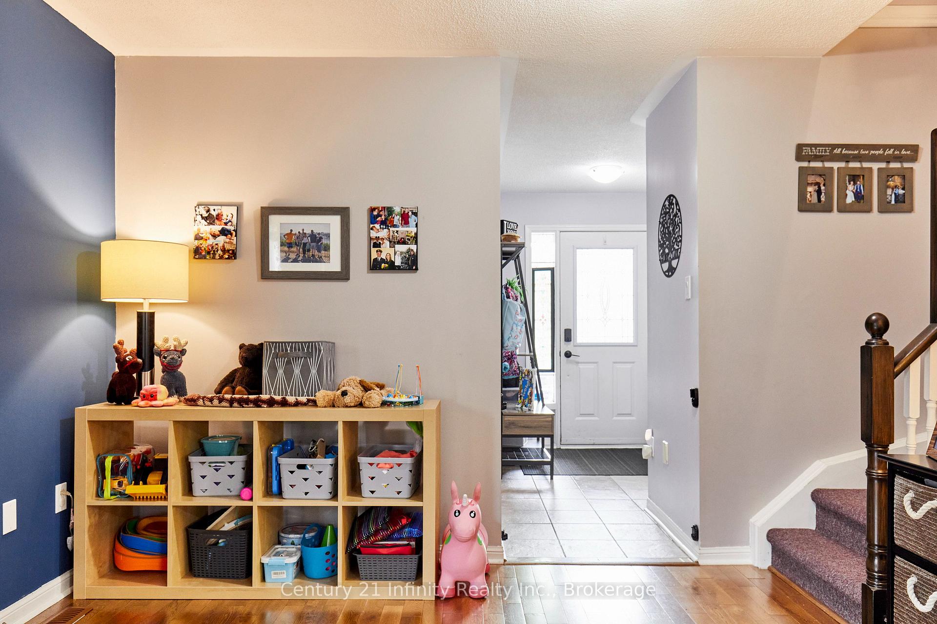 Photo 3 of 258 Swindells Street, Clarington, Bowmanville — HOMEH