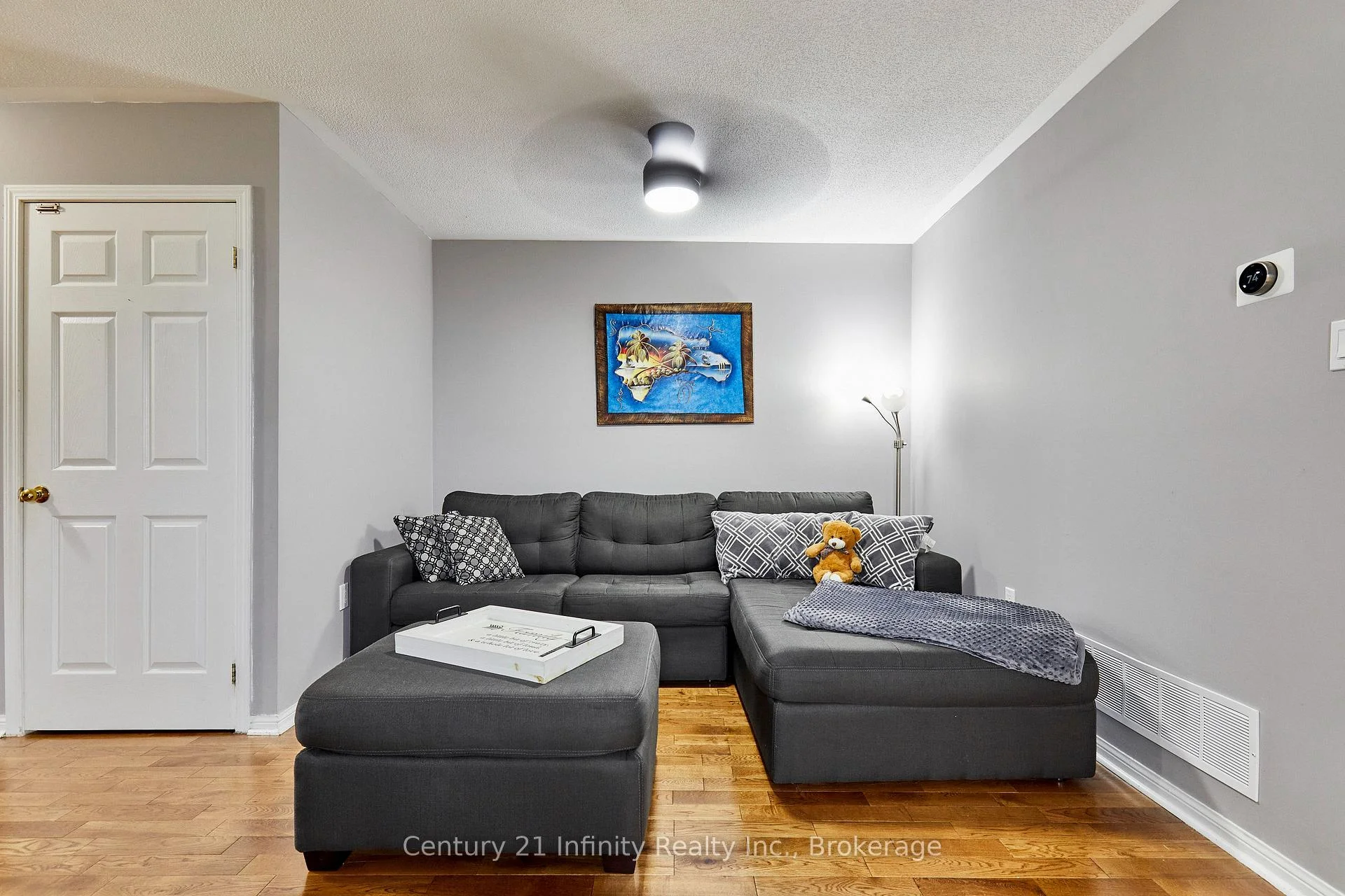 Photo 10 of 258 Swindells Street, Clarington, Bowmanville — HOMEH