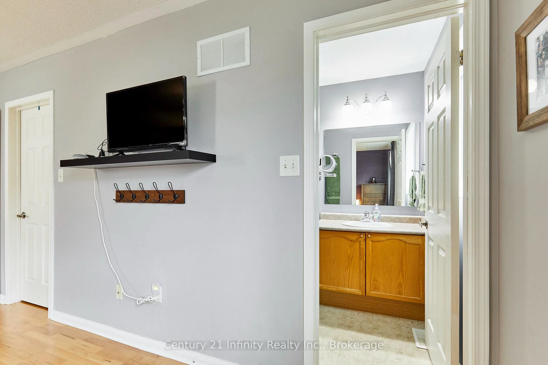 Photo 33 of 258 Swindells Street, Clarington, Bowmanville — HOMEH