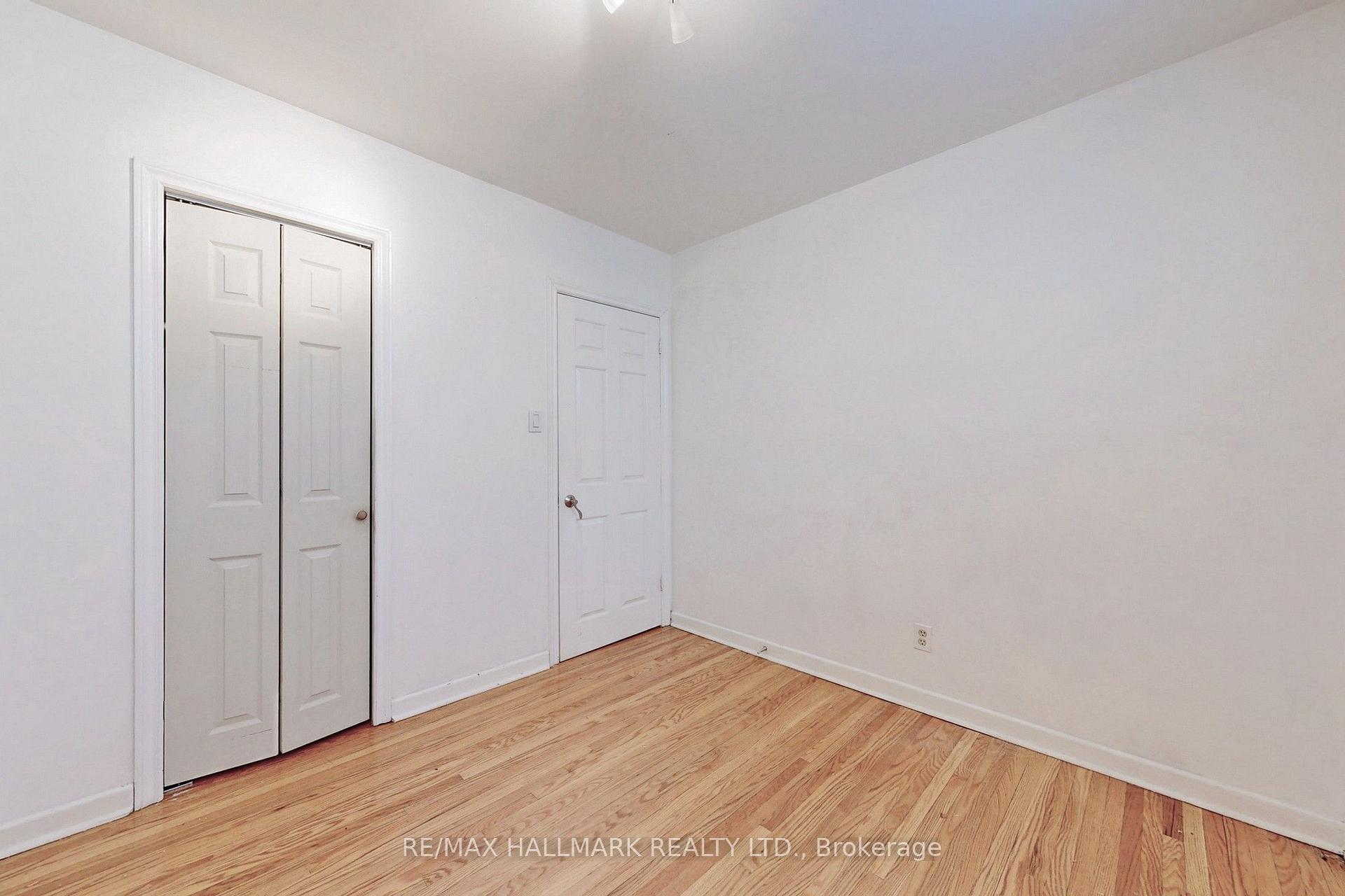 Photo 17 of 16 Knowles Crescent, Aurora, Aurora Heights — HOMEH