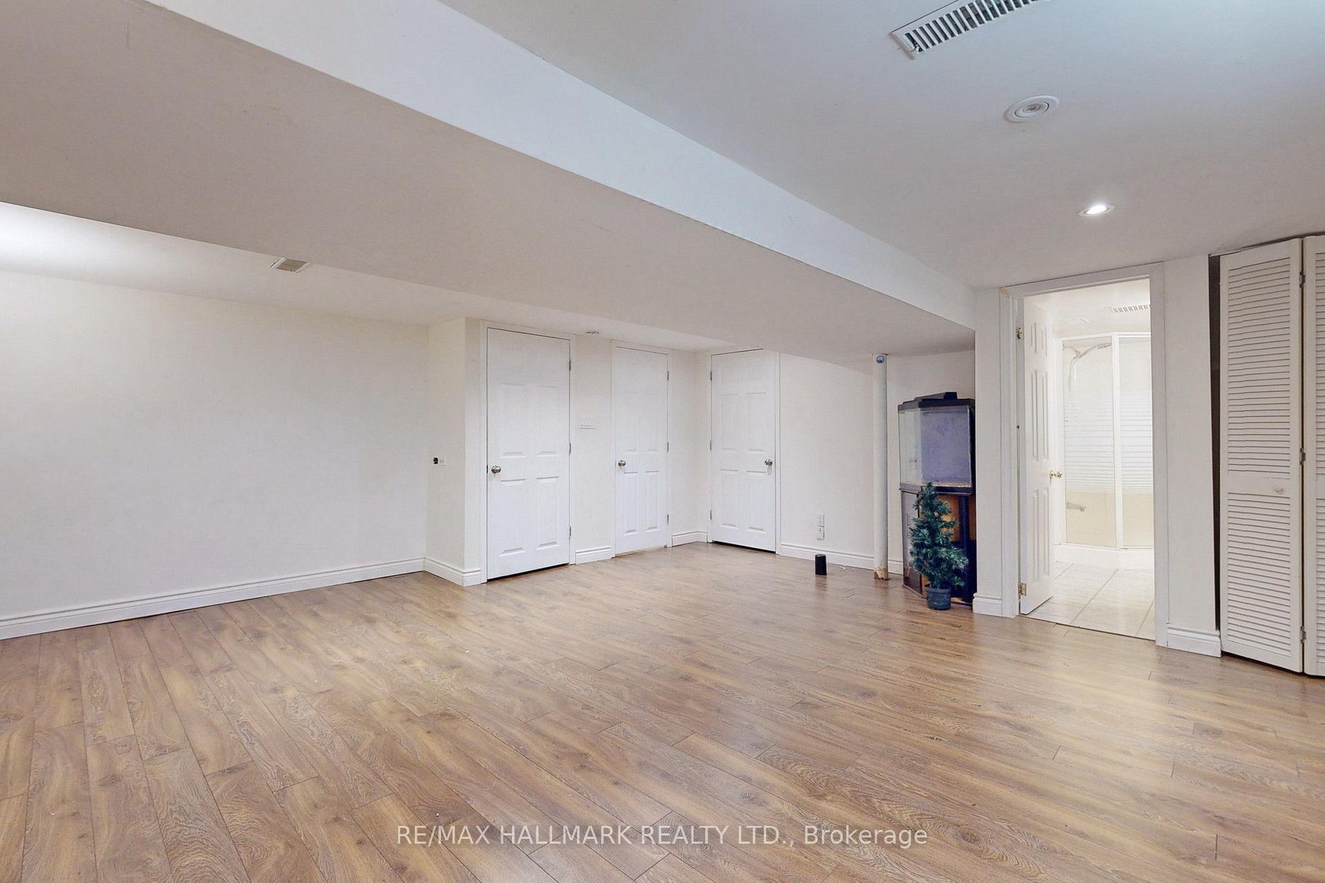 Photo 20 of 16 Knowles Crescent, Aurora, Aurora Heights — HOMEH