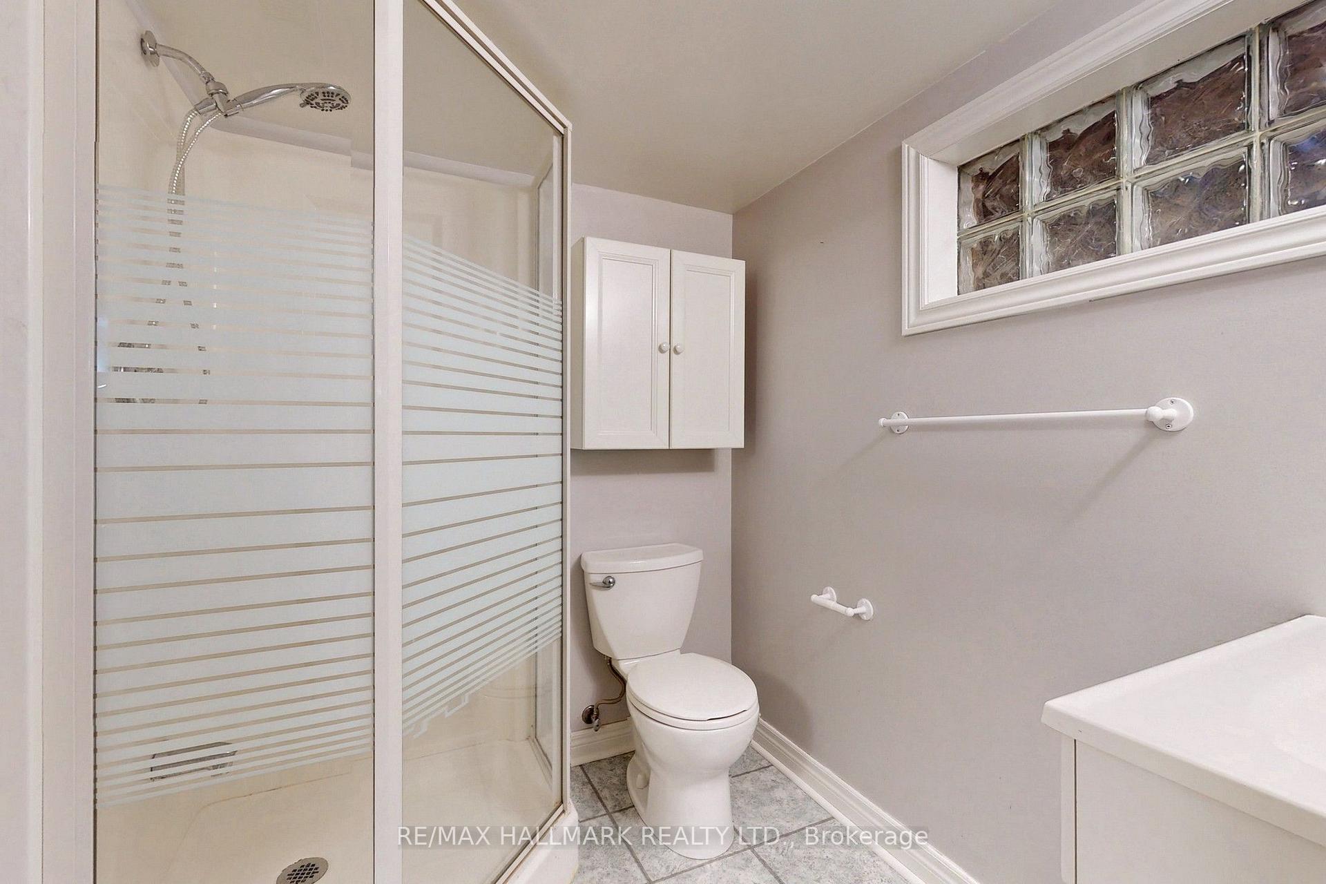 Photo 21 of 16 Knowles Crescent, Aurora, Aurora Heights — HOMEH