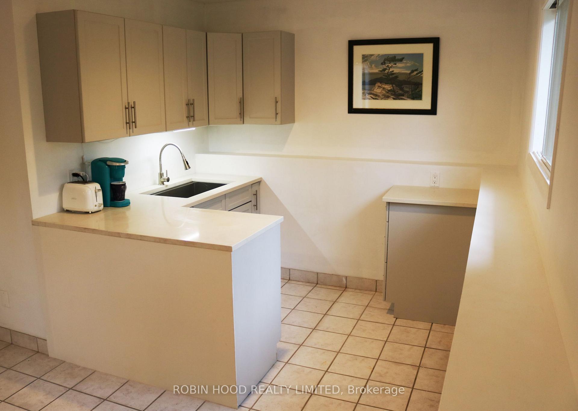Photo 16 of 75 Stevenson Street N, Guelph, St. George's — HOMEH