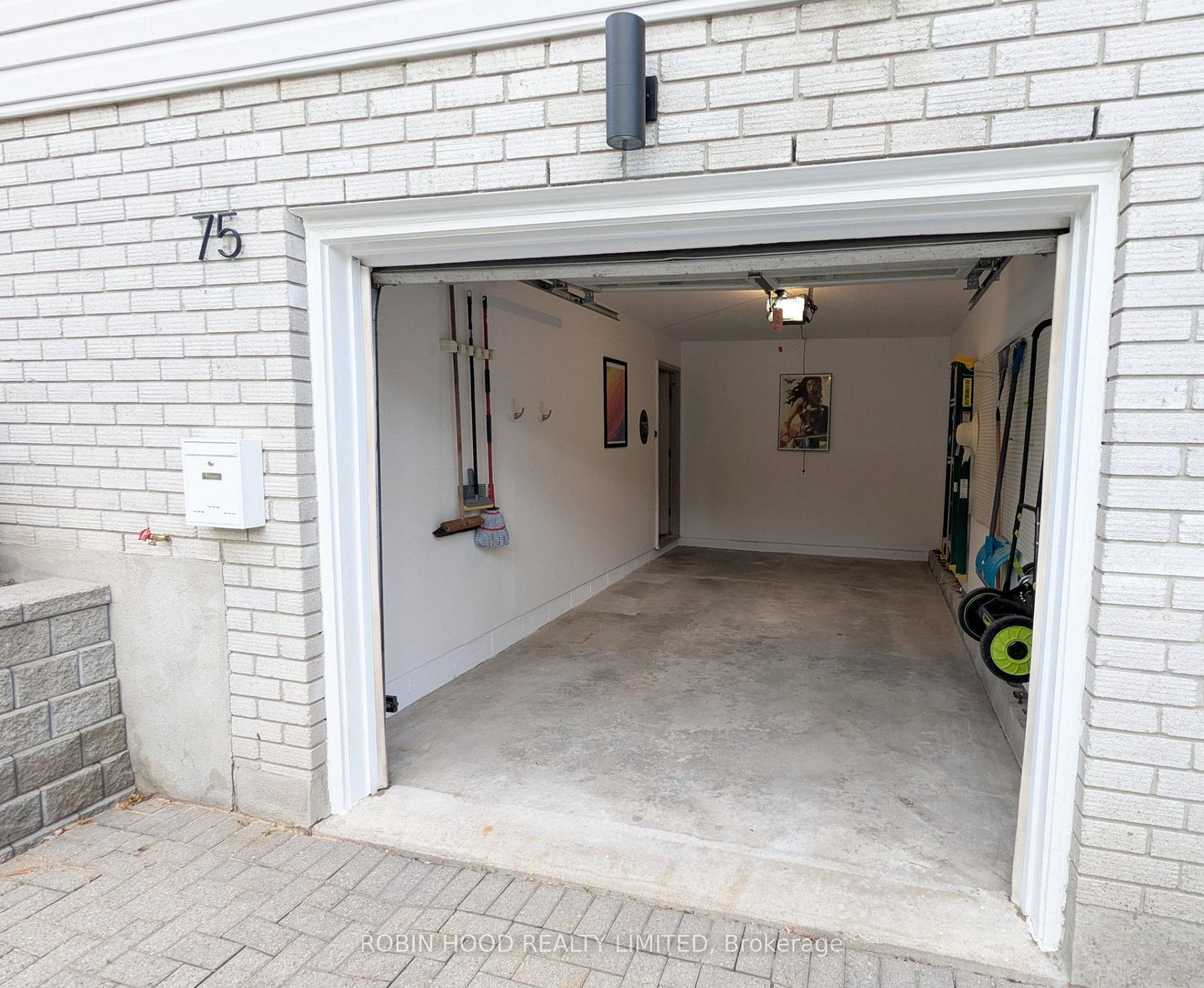 Photo 21 of 75 Stevenson Street N, Guelph, St. George's — HOMEH