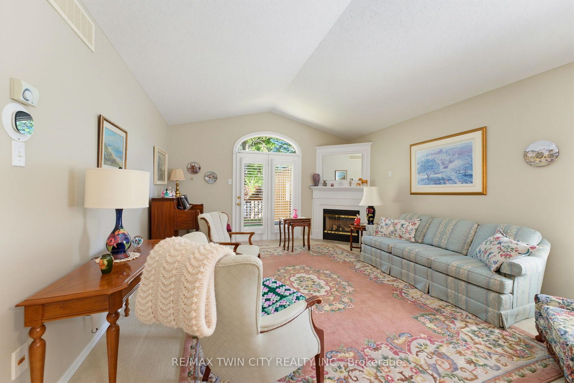 Photo 6 of Unit 9, 73 Morton Avenue W, Brantford, North Park/Wood St. — HOMEH