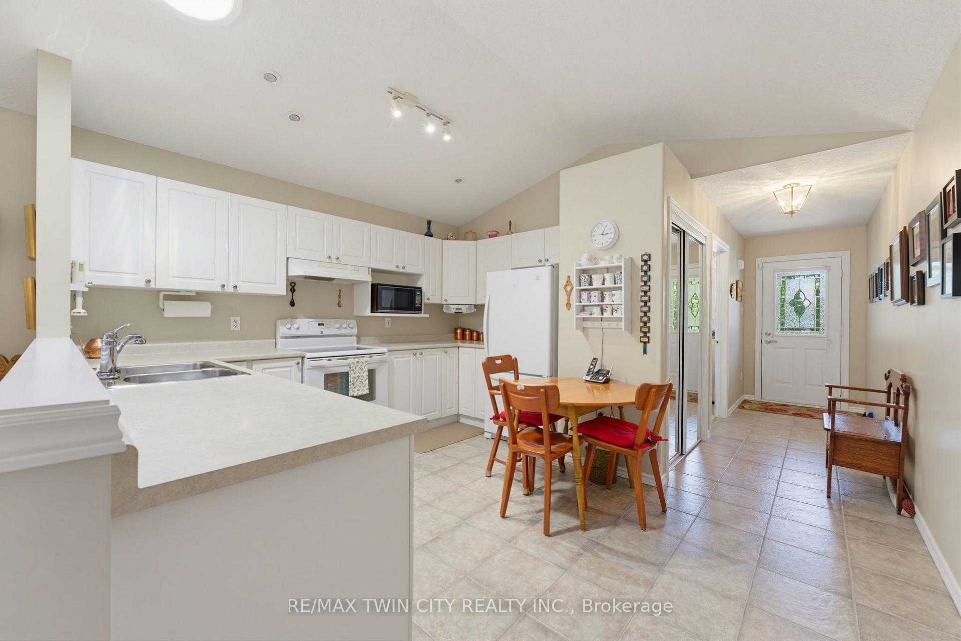 Photo 9 of Unit 9, 73 Morton Avenue W, Brantford, North Park/Wood St. — HOMEH