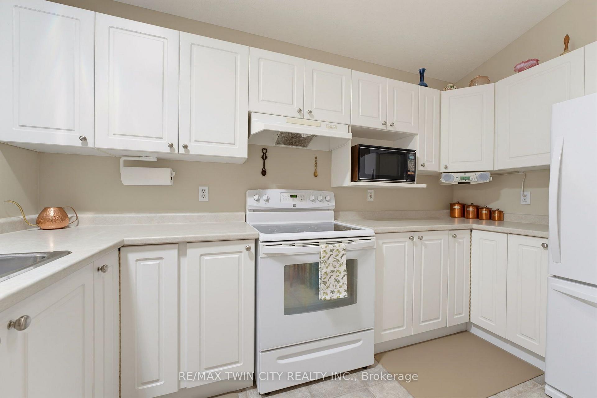 Photo 10 of Unit 9, 73 Morton Avenue W, Brantford, North Park/Wood St. — HOMEH