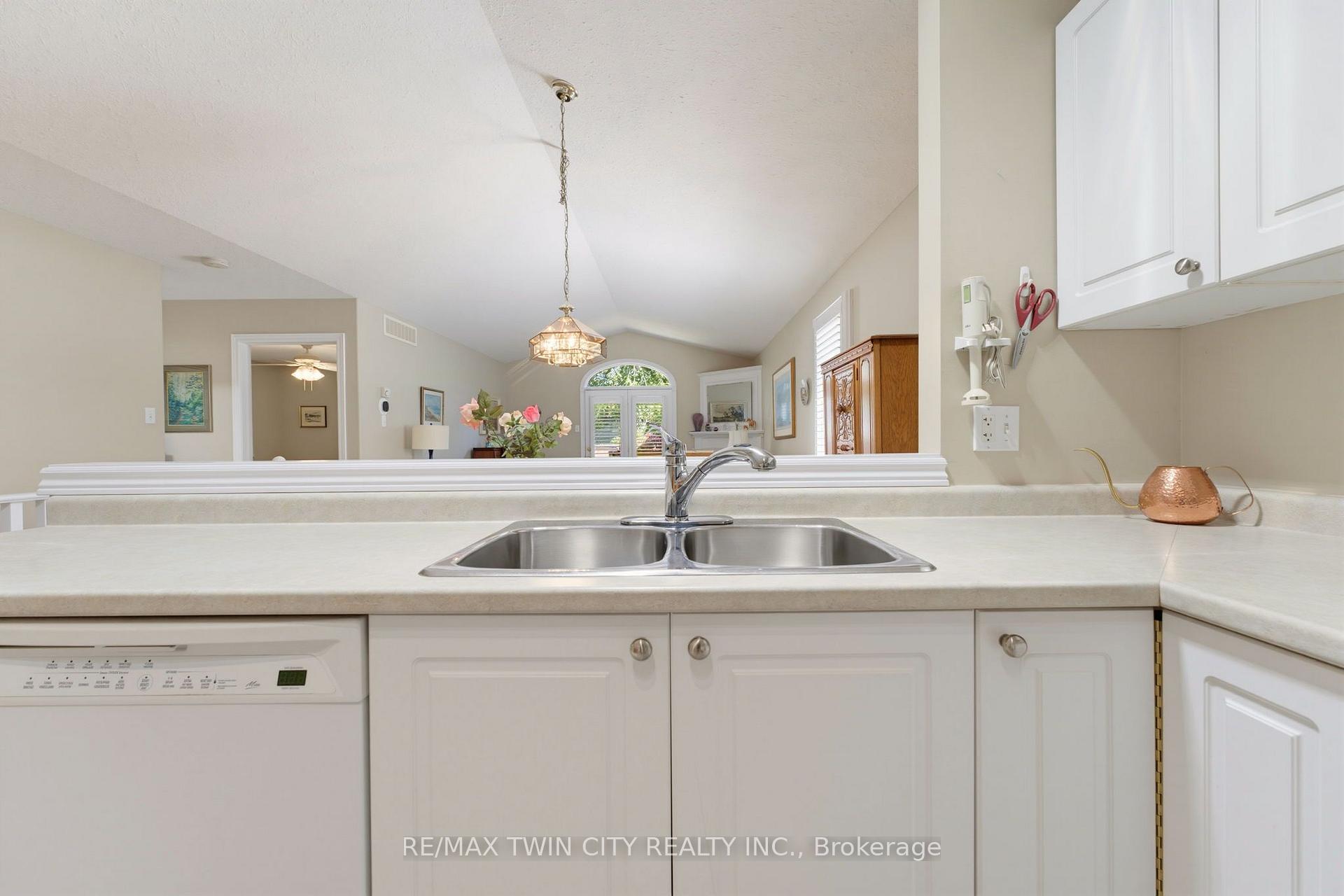 Photo 11 of Unit 9, 73 Morton Avenue W, Brantford, North Park/Wood St. — HOMEH