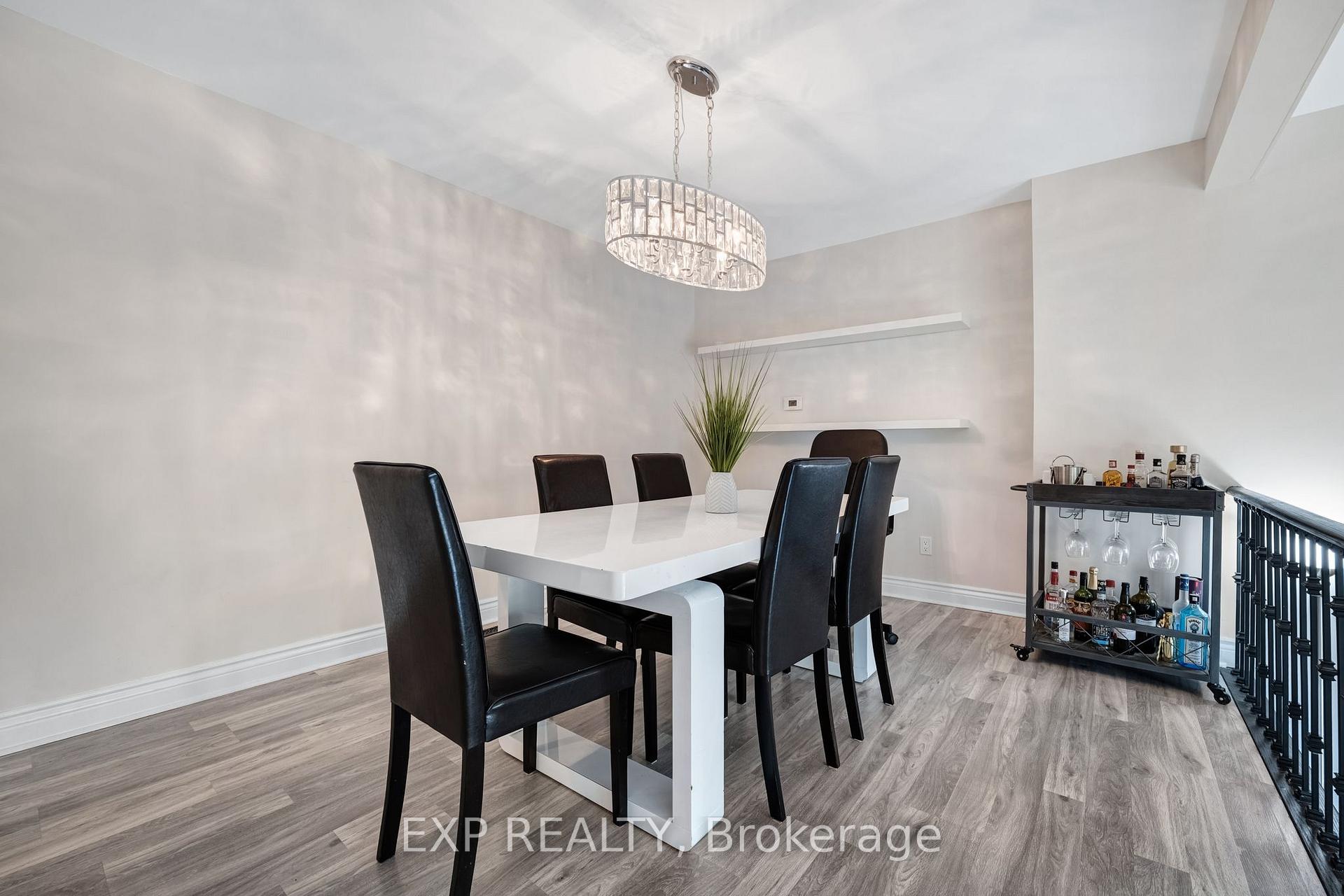 Photo 15 of 6 Poplar Crescent, Aurora, Aurora Highlands — HOMEH