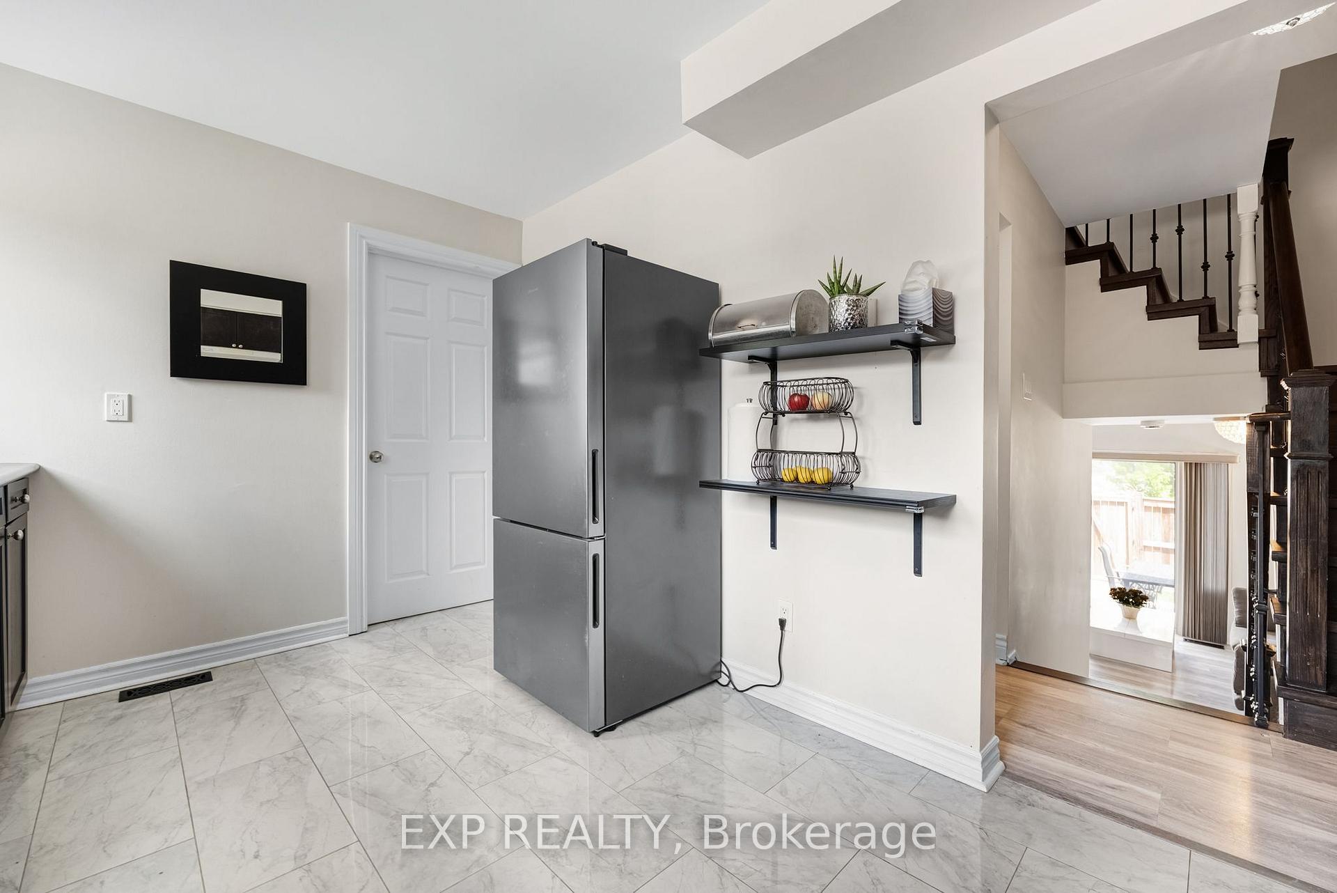 Photo 19 of 6 Poplar Crescent, Aurora, Aurora Highlands — HOMEH
