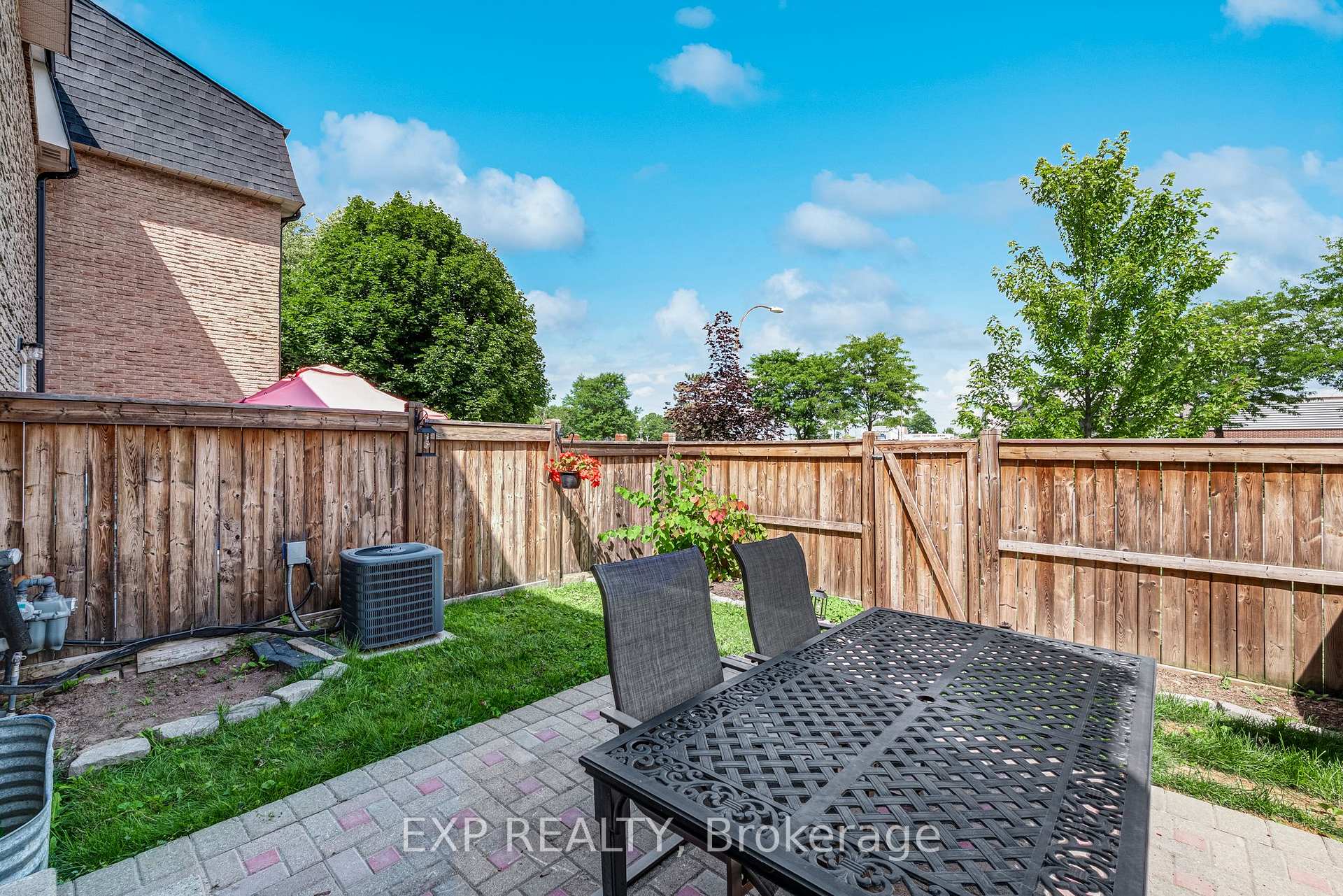 Photo 34 of 6 Poplar Crescent, Aurora, Aurora Highlands — HOMEH
