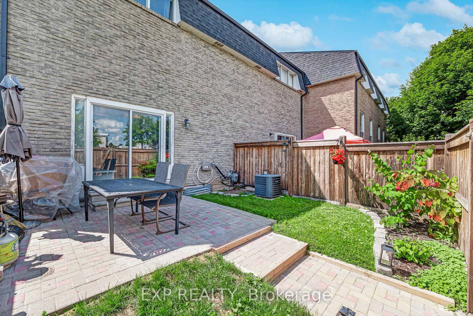 Photo 35 of 6 Poplar Crescent, Aurora, Aurora Highlands — HOMEH