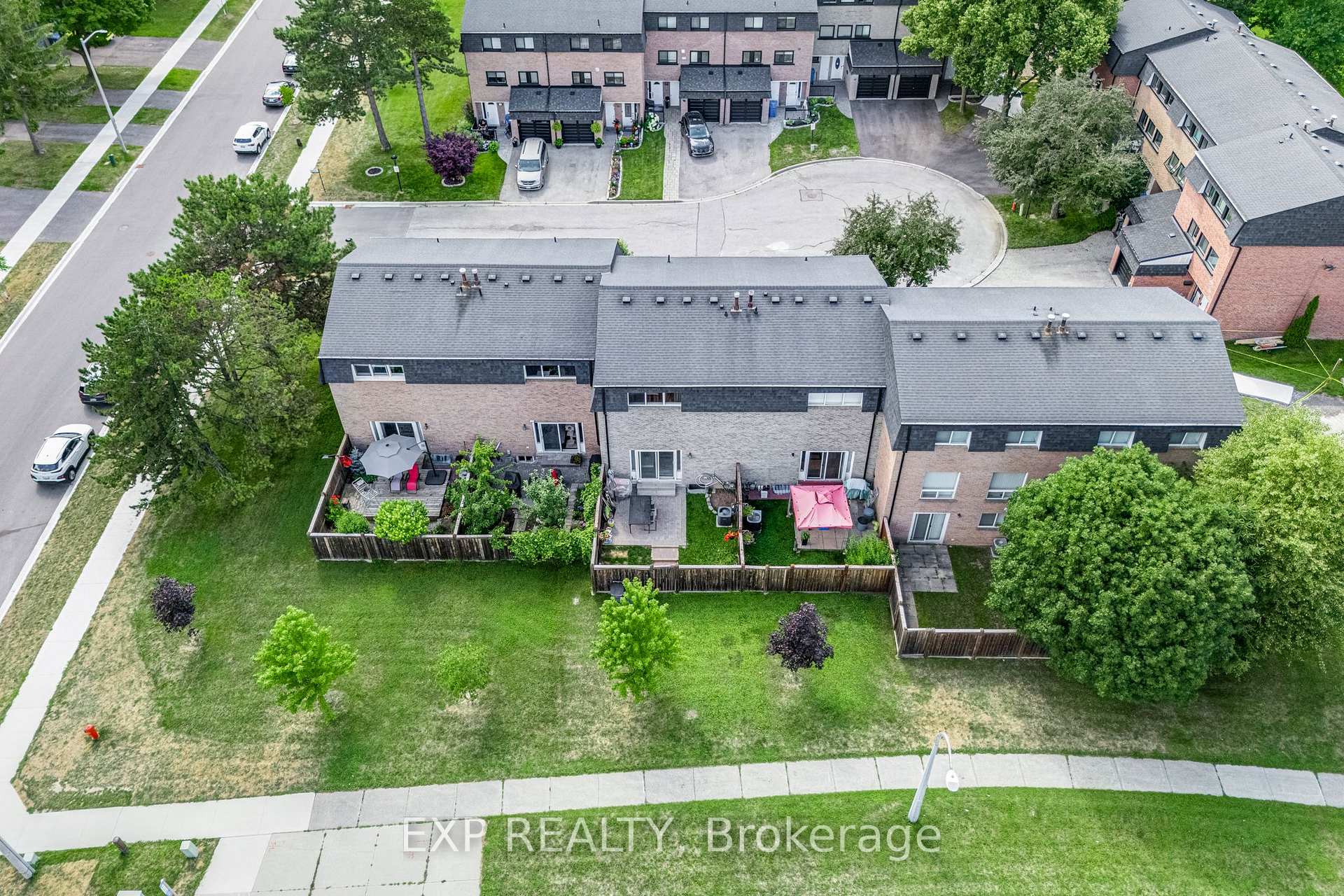 Photo 37 of 6 Poplar Crescent, Aurora, Aurora Highlands — HOMEH