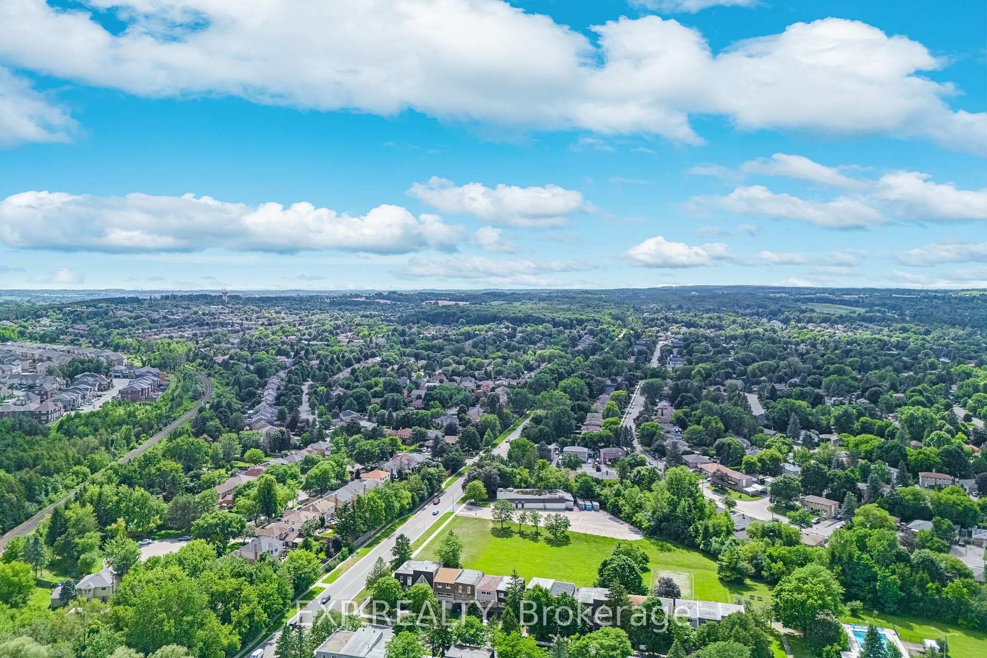 Photo 47 of 6 Poplar Crescent, Aurora, Aurora Highlands — HOMEH