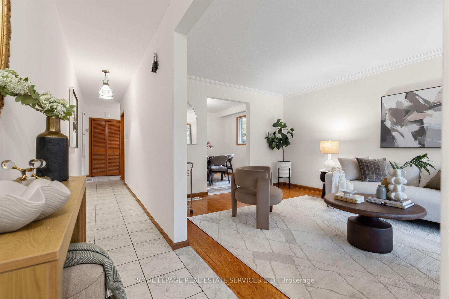 Photo 4 of 39 Albertus Avenue, Toronto, Lawrence Park South — HOMEH