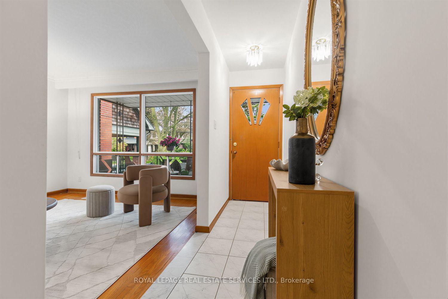 Photo 5 of 39 Albertus Avenue, Toronto, Lawrence Park South — HOMEH