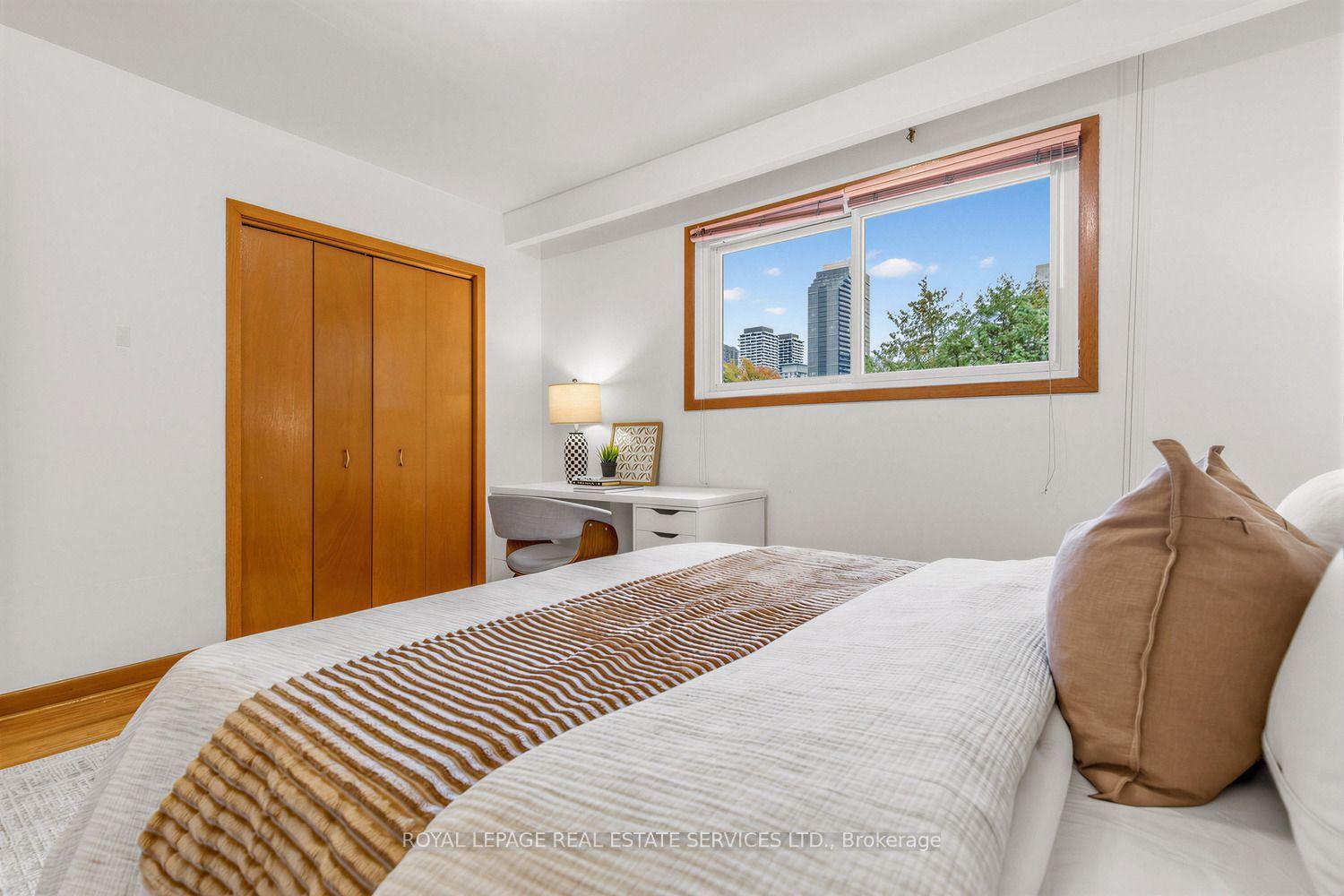 Photo 18 of 39 Albertus Avenue, Toronto, Lawrence Park South — HOMEH