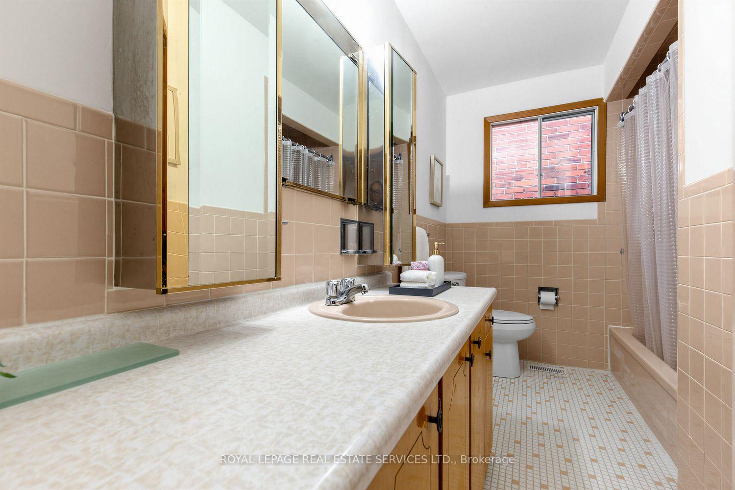 Photo 24 of 39 Albertus Avenue, Toronto, Lawrence Park South — HOMEH