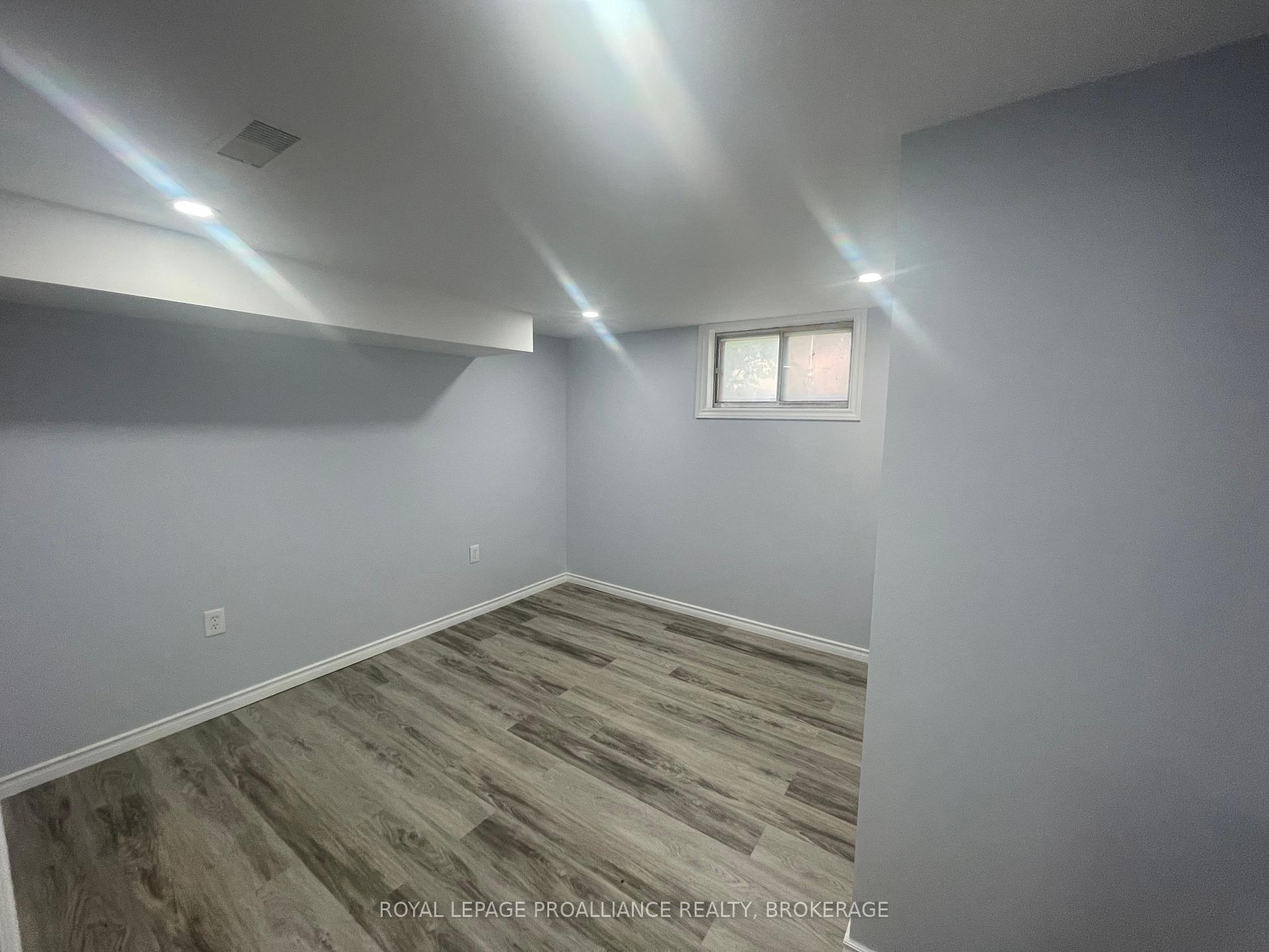 Photo 7 of 462 Coronation Boulevard, Loyalist, Amherstview — HOMEH
