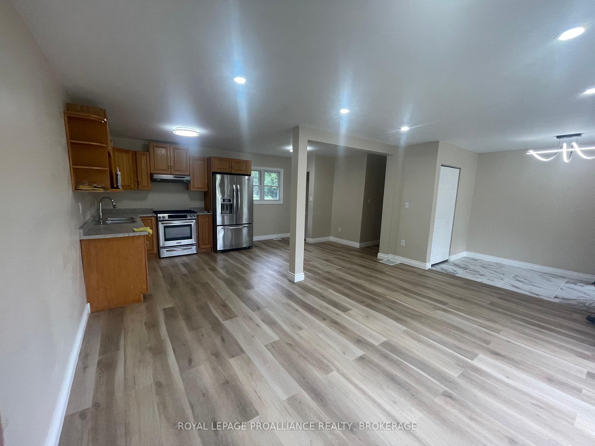 Photo 10 of 462 Coronation Boulevard, Loyalist, Amherstview — HOMEH