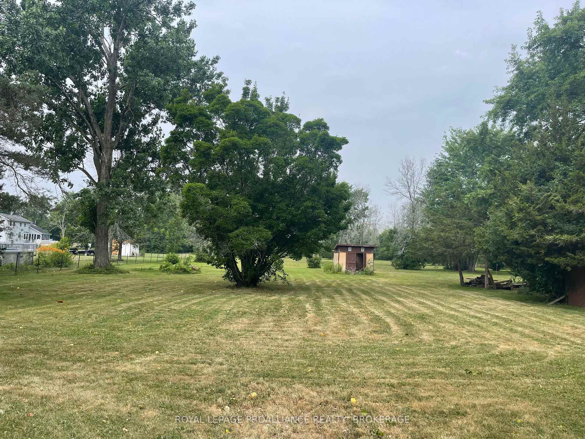Photo 34 of 462 Coronation Boulevard, Loyalist, Amherstview — HOMEH