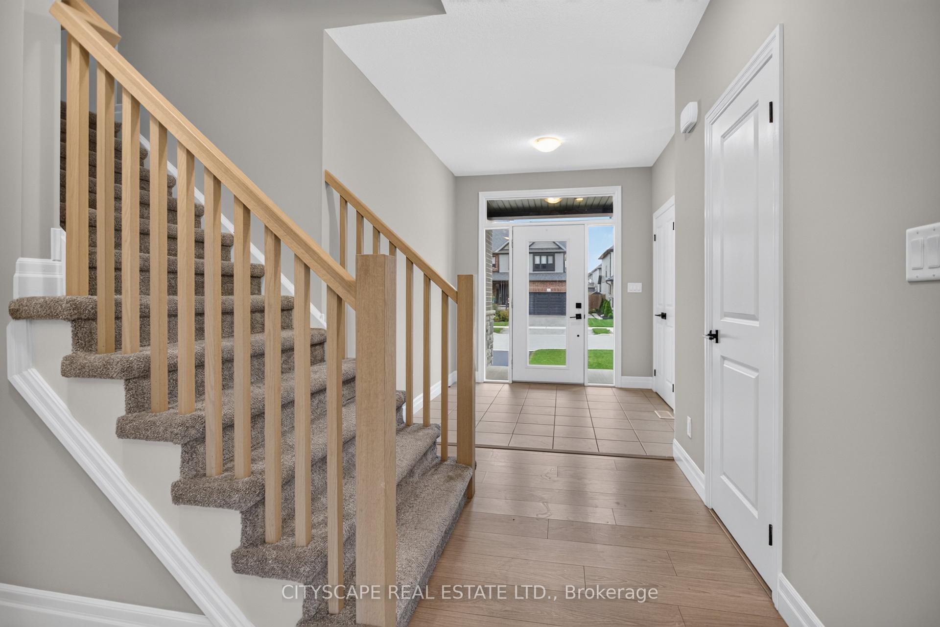 Photo 5 of 68 Davidson Drive W, Stratford — HOMEH
