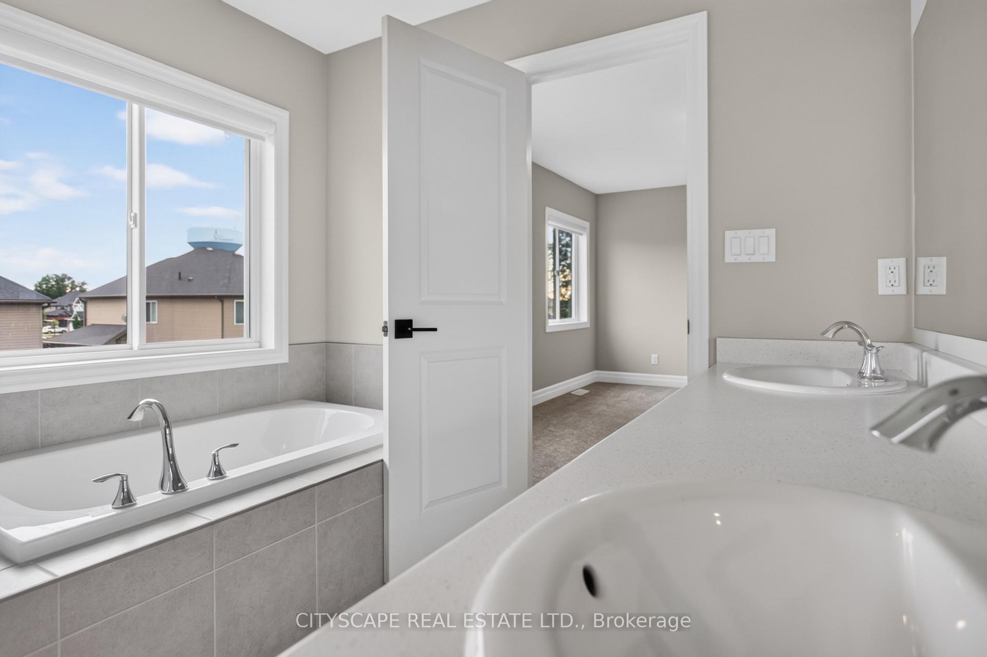 Photo 23 of 68 Davidson Drive W, Stratford — HOMEH