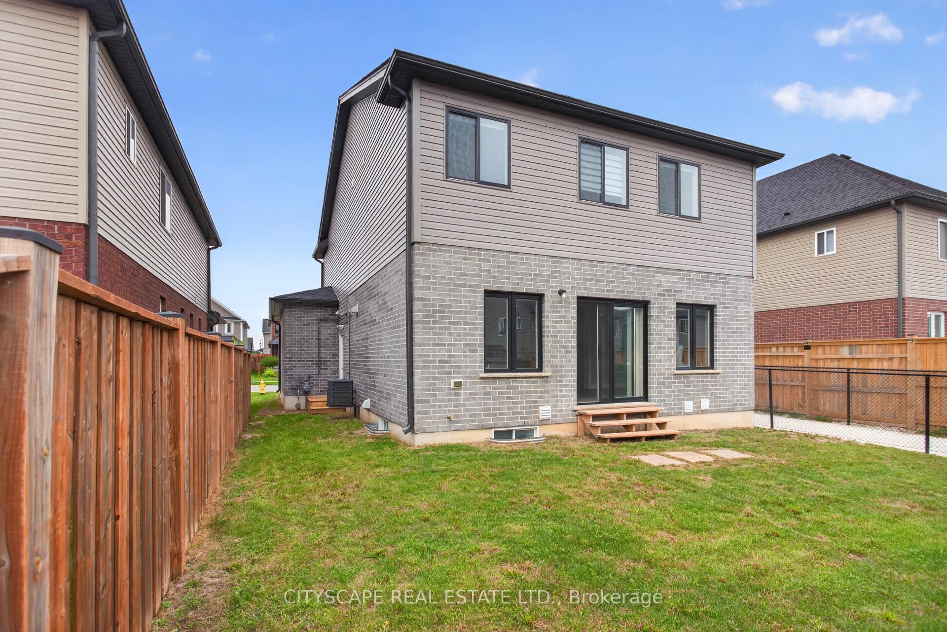 Photo 48 of 68 Davidson Drive W, Stratford — HOMEH