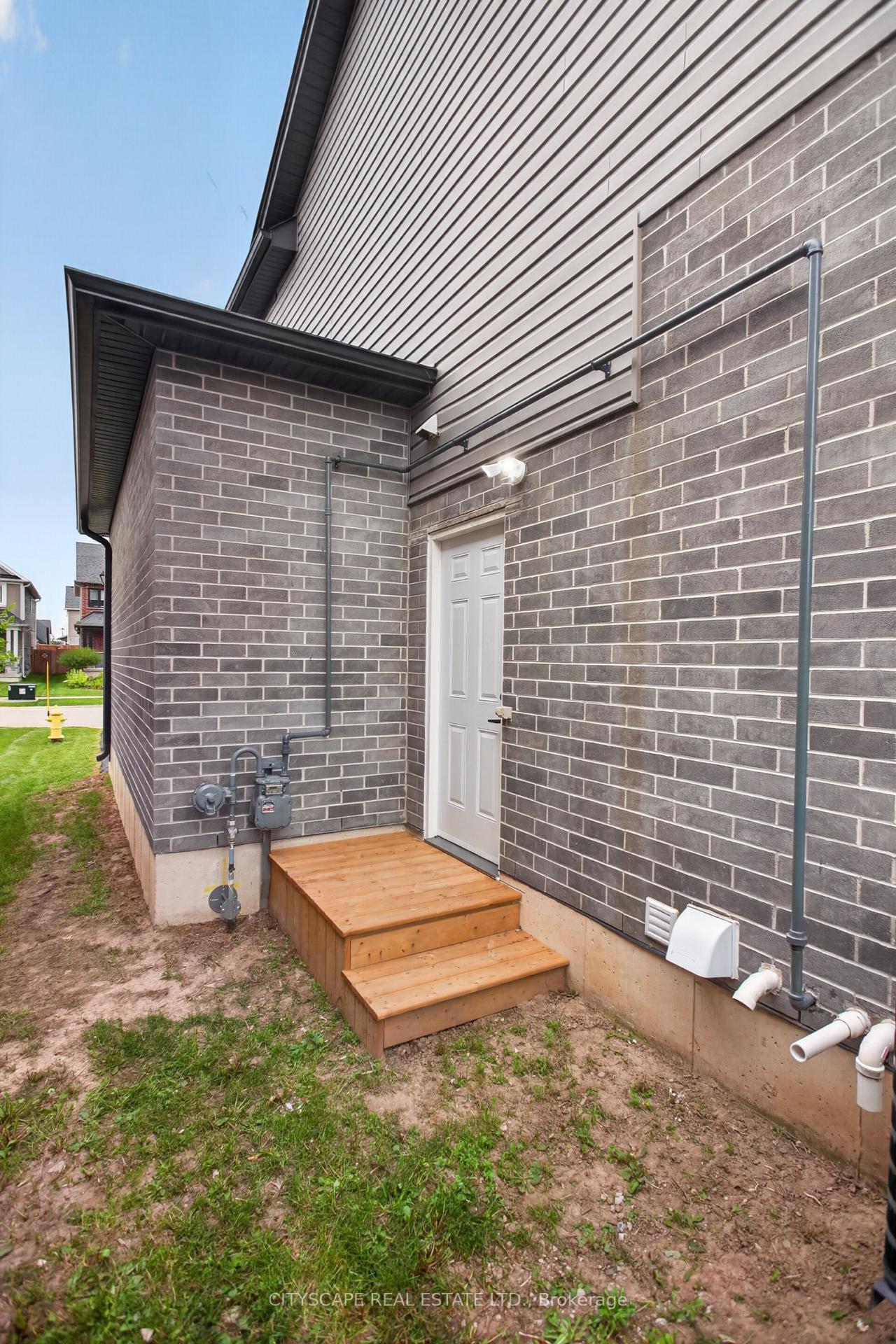 Photo 49 of 68 Davidson Drive W, Stratford — HOMEH