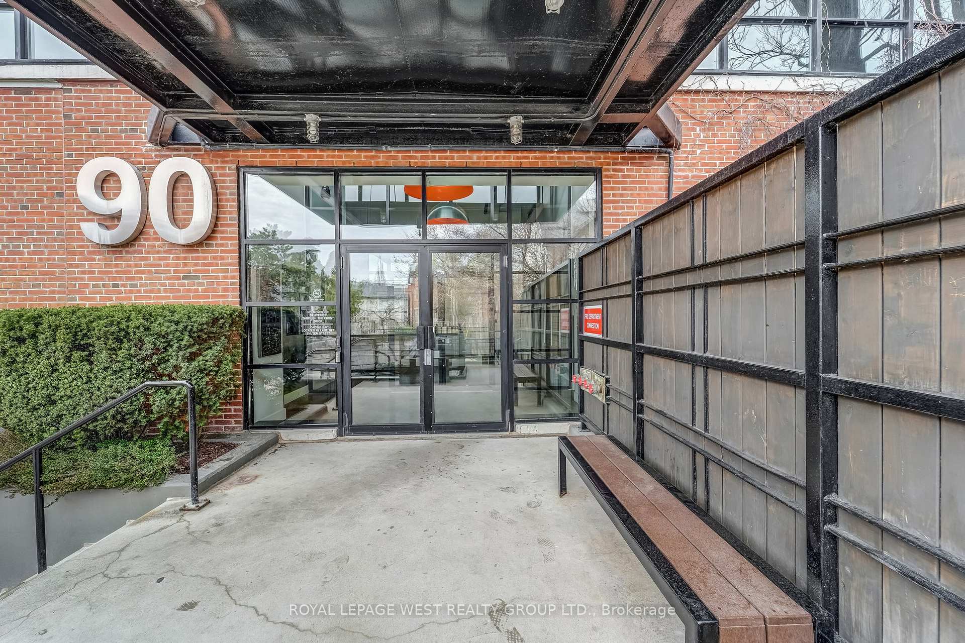 Photo of Unit 416, 90 Sumach Street