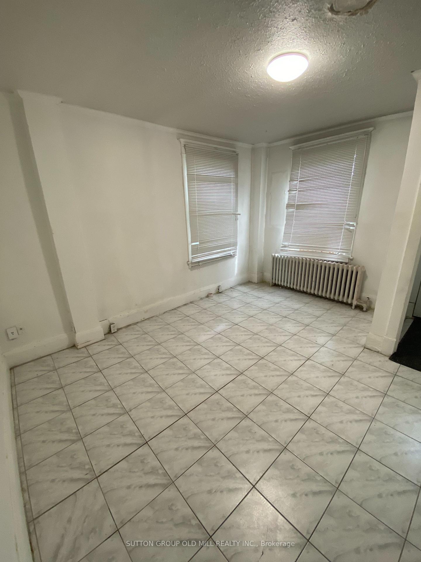 Photo 3 of 46 Rockcliffe Boulevard, Toronto, Rockcliffe-Smythe — HOMEH