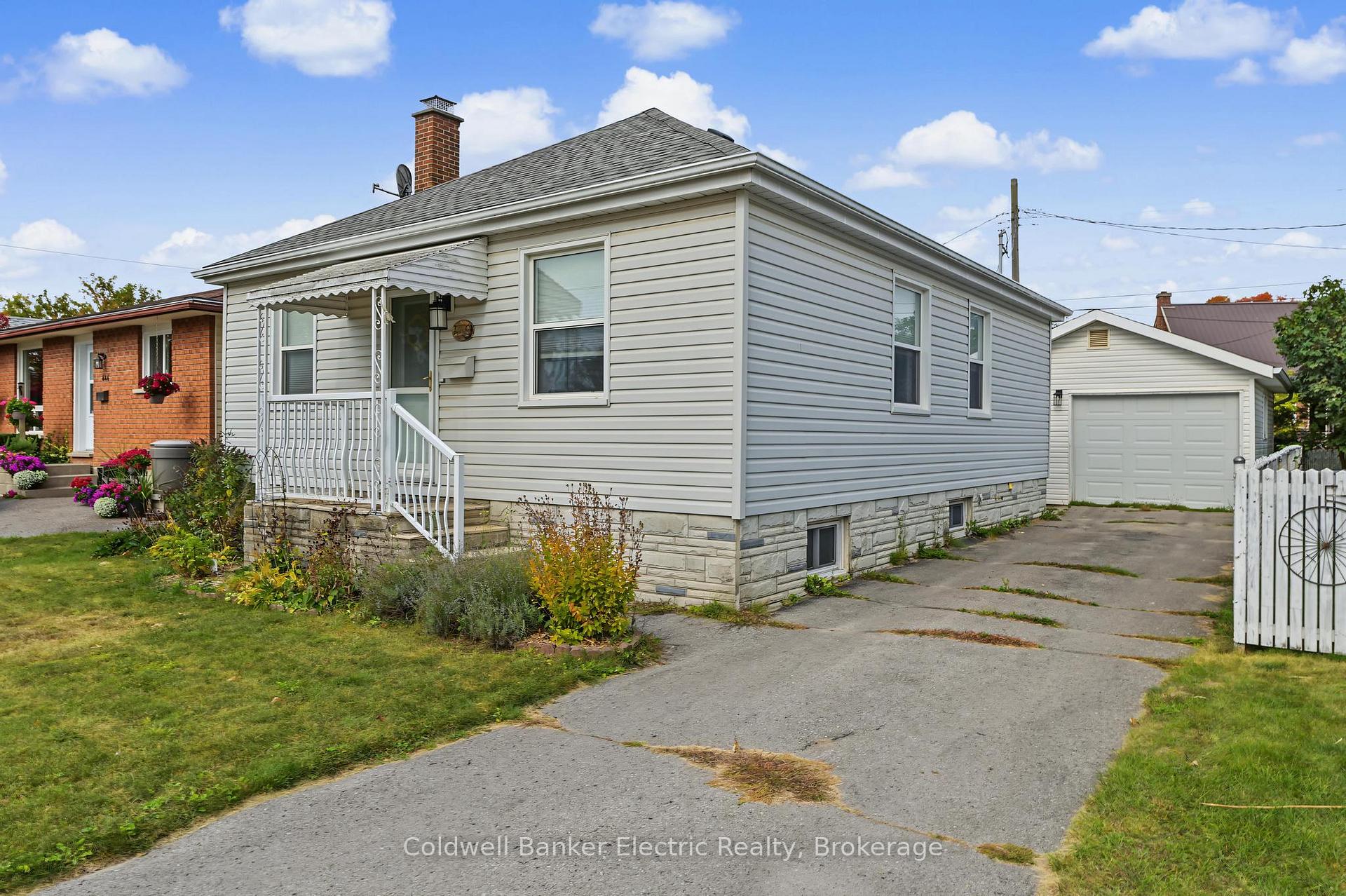 Photo 2 of 440 Howden Street, Peterborough, Otonabee Ward 1 — HOMEH