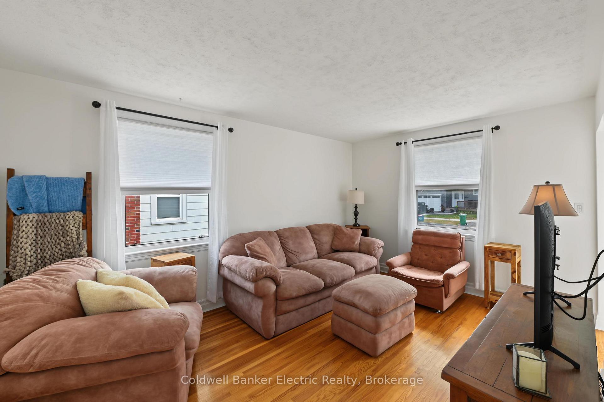 Photo 9 of 440 Howden Street, Peterborough, Otonabee Ward 1 — HOMEH
