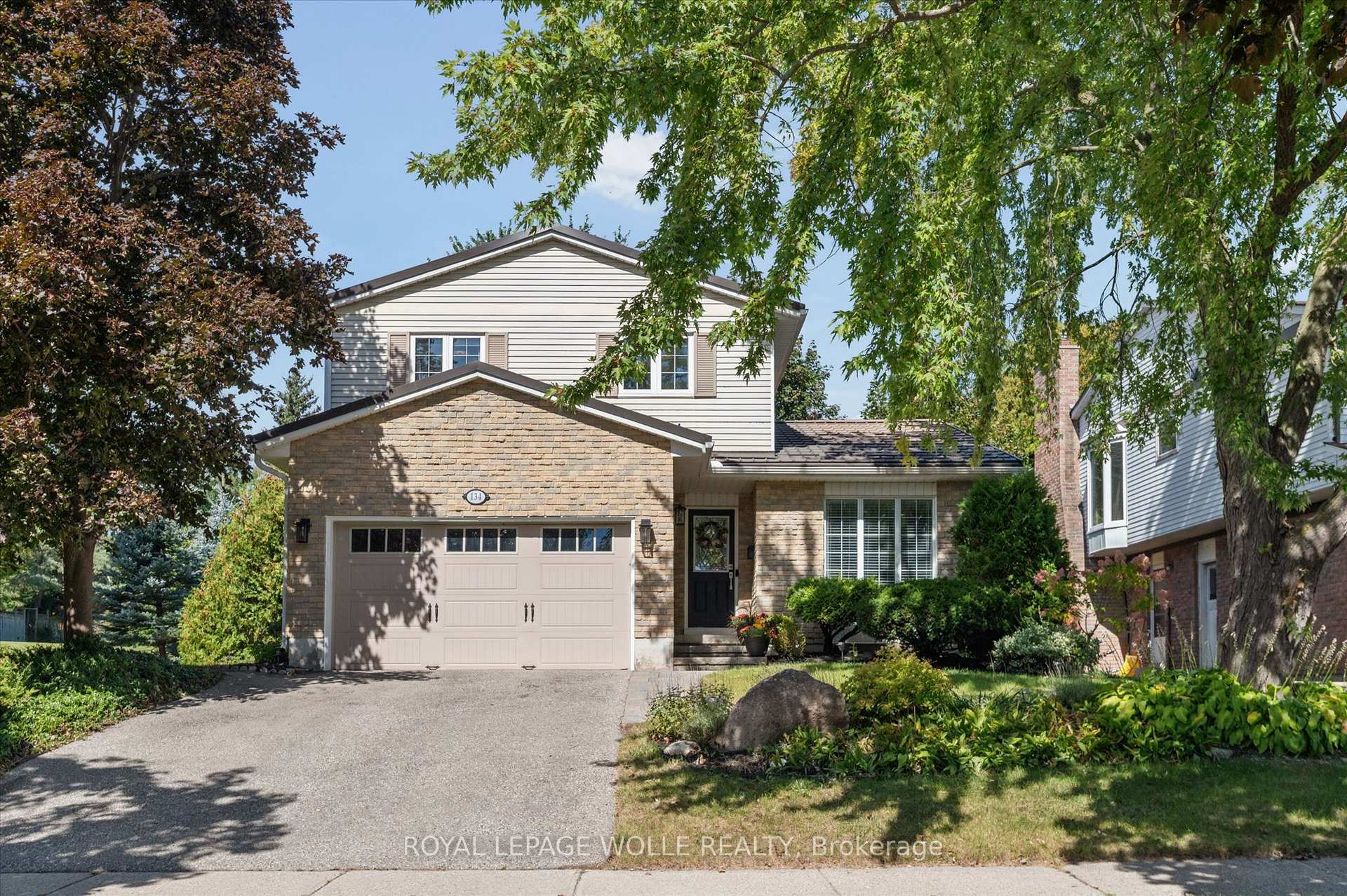Photo 2 of 134 Bechtel Drive, Kitchener, Pioneer Park — HOMEH